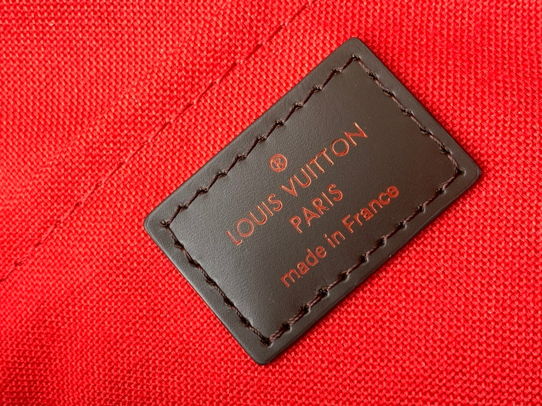 1:1 Replica LV crossbody bag