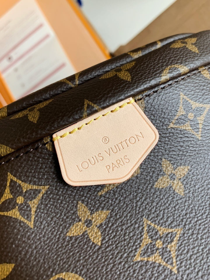 1:1 Replica LV chest bag