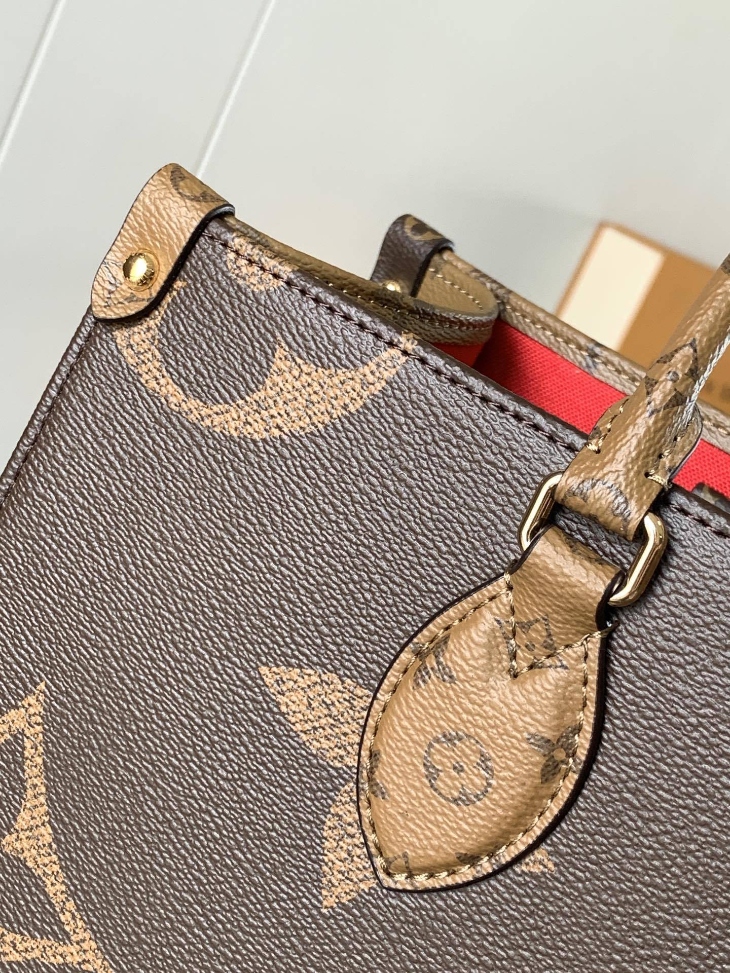 1:1 Replica LV handbag