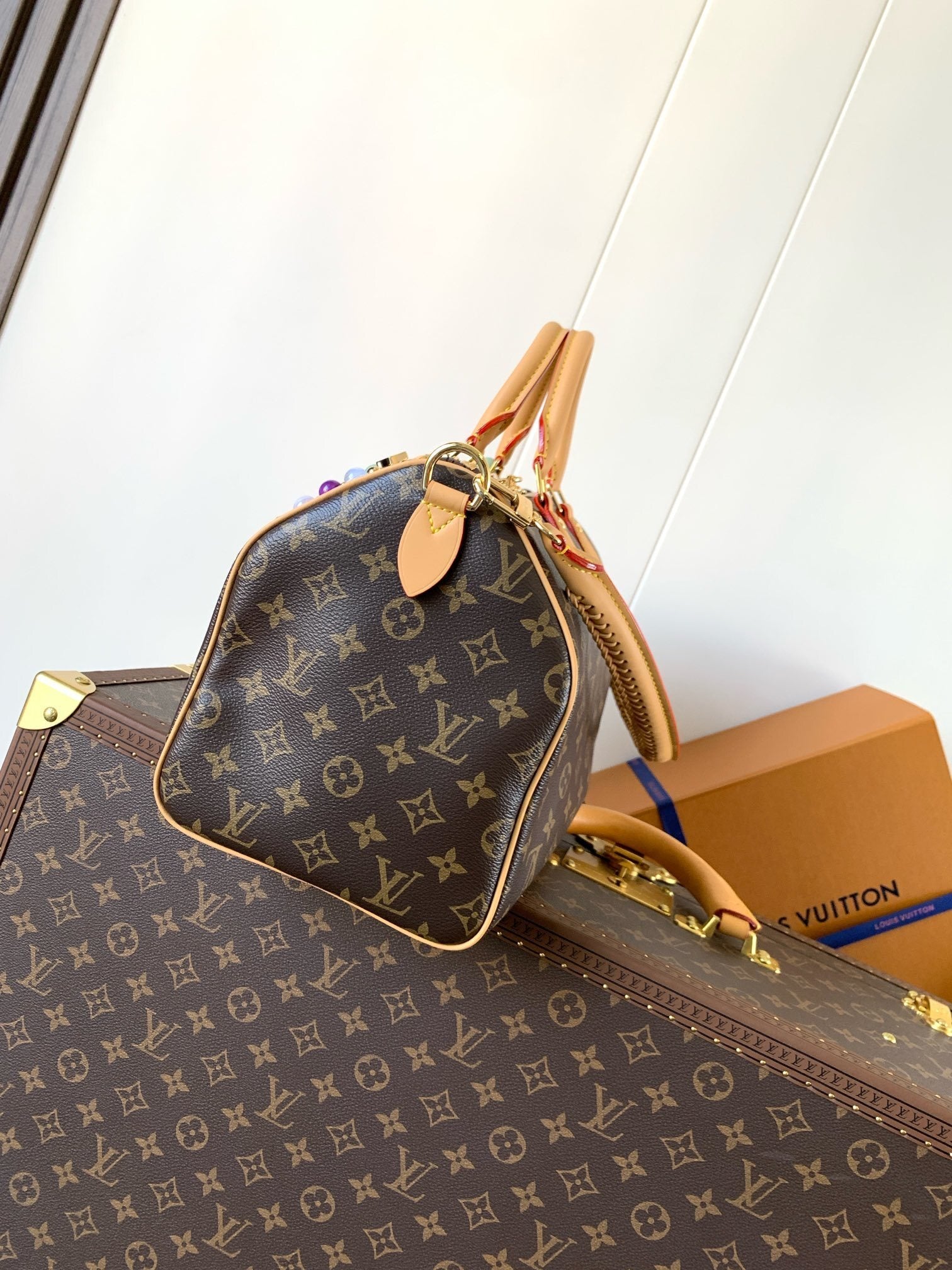 1:1 Replica LV pillow bag
