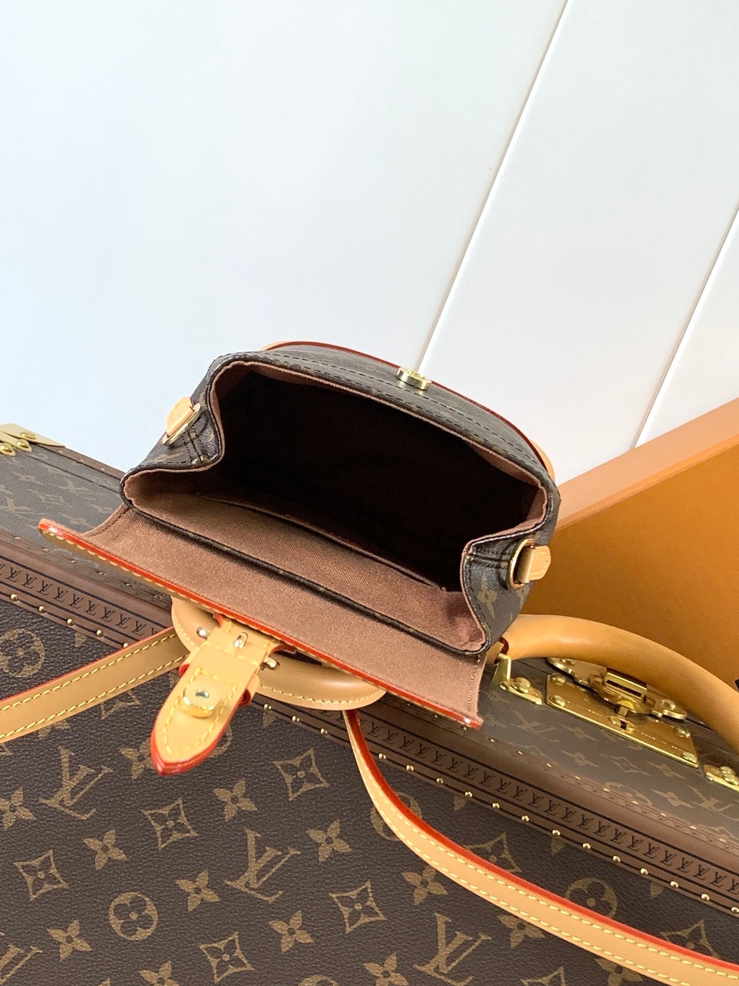 1:1 Replica LV backpack