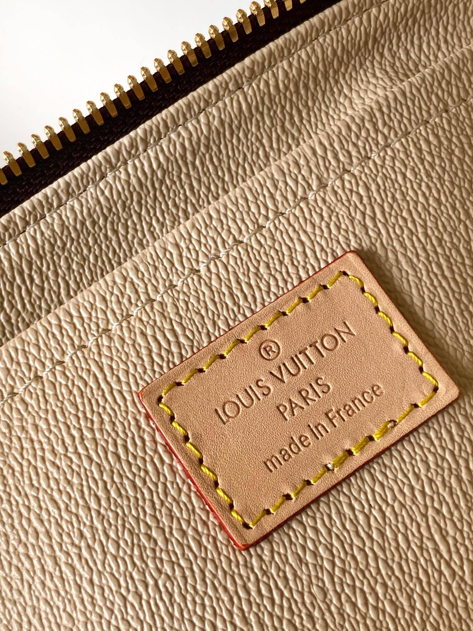 1:1 Replica LV Handbag