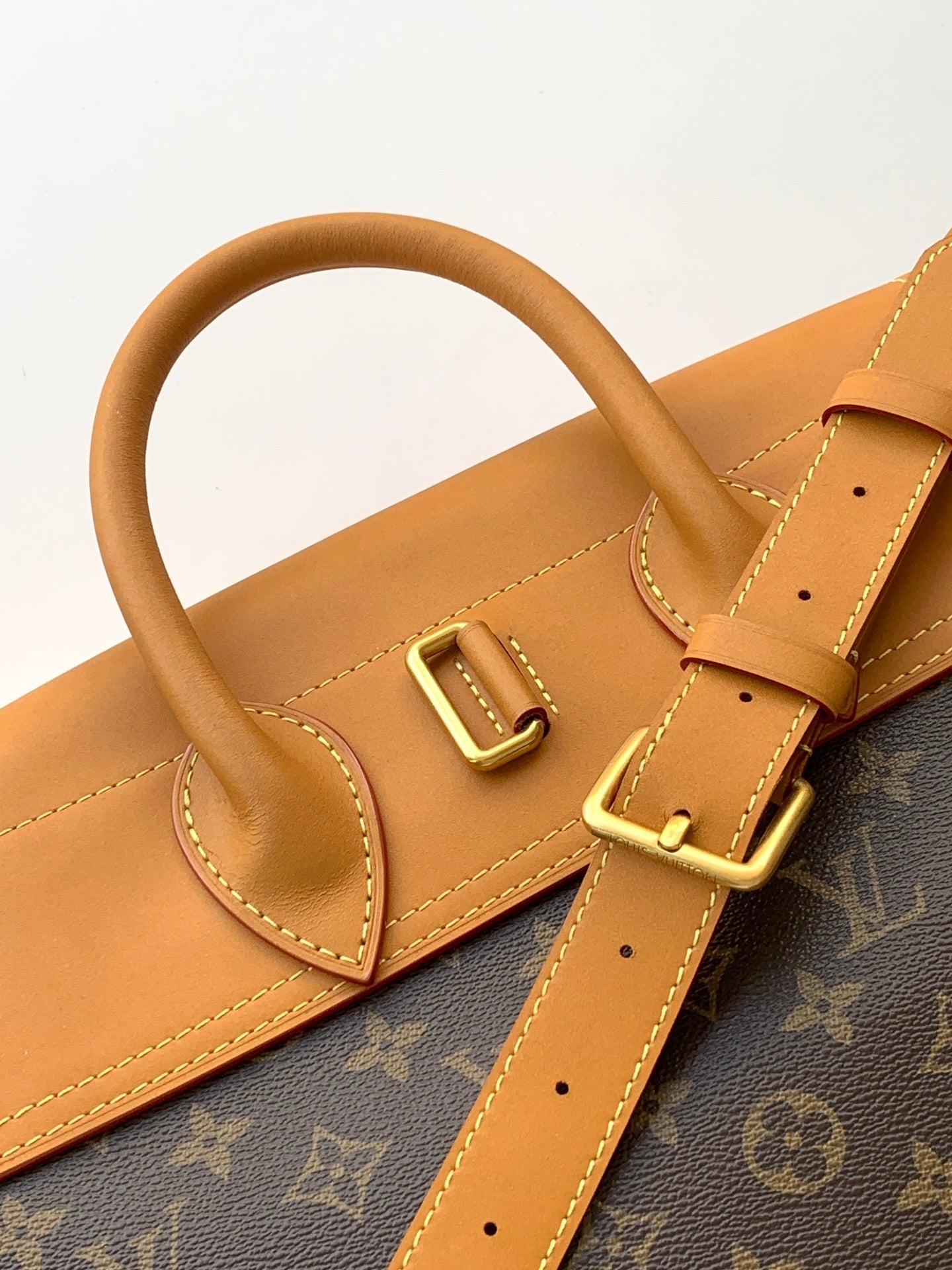 1:1 Replica LV Handheld crossbody bag