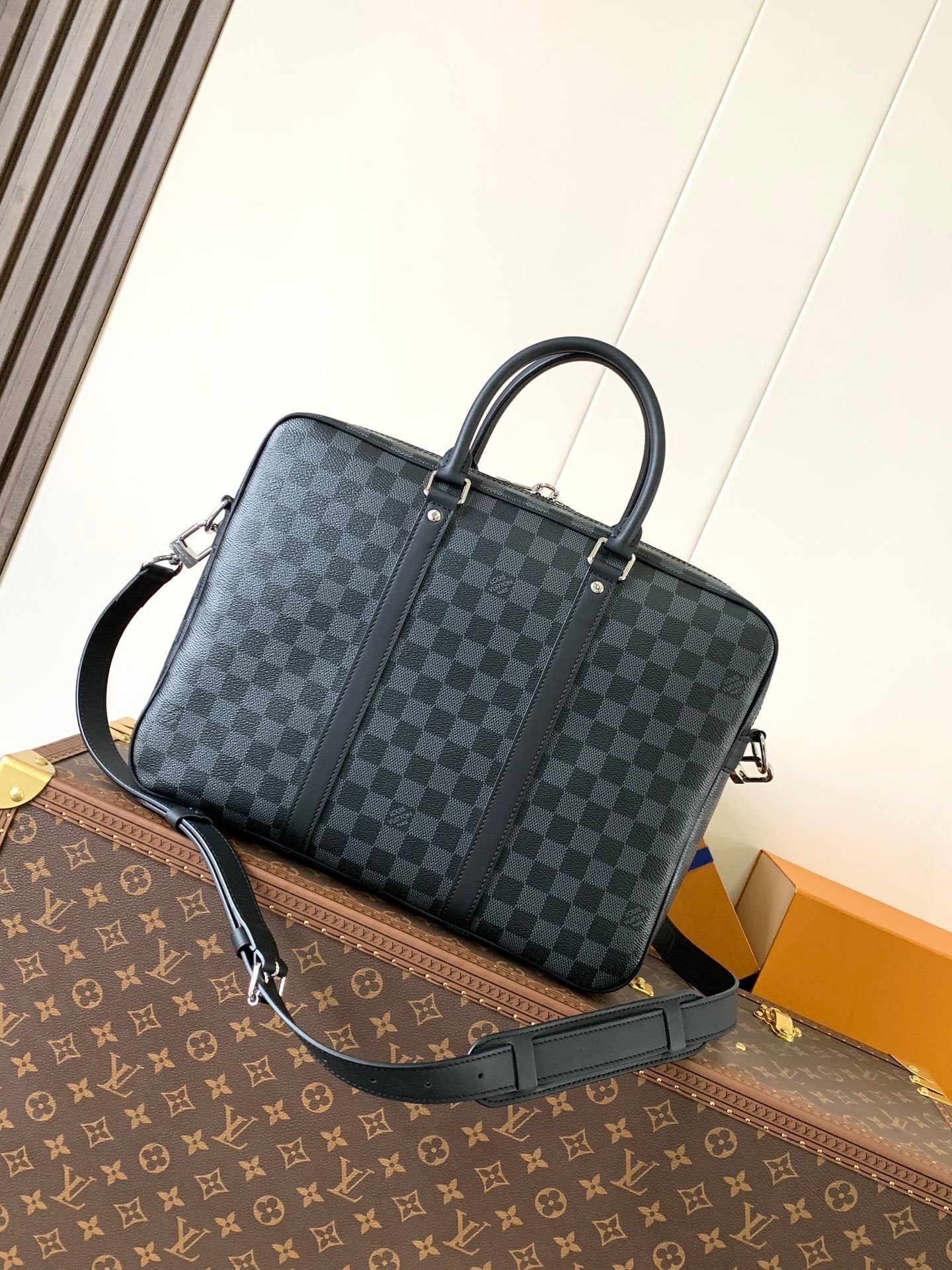 1:1 Replica LV handbag