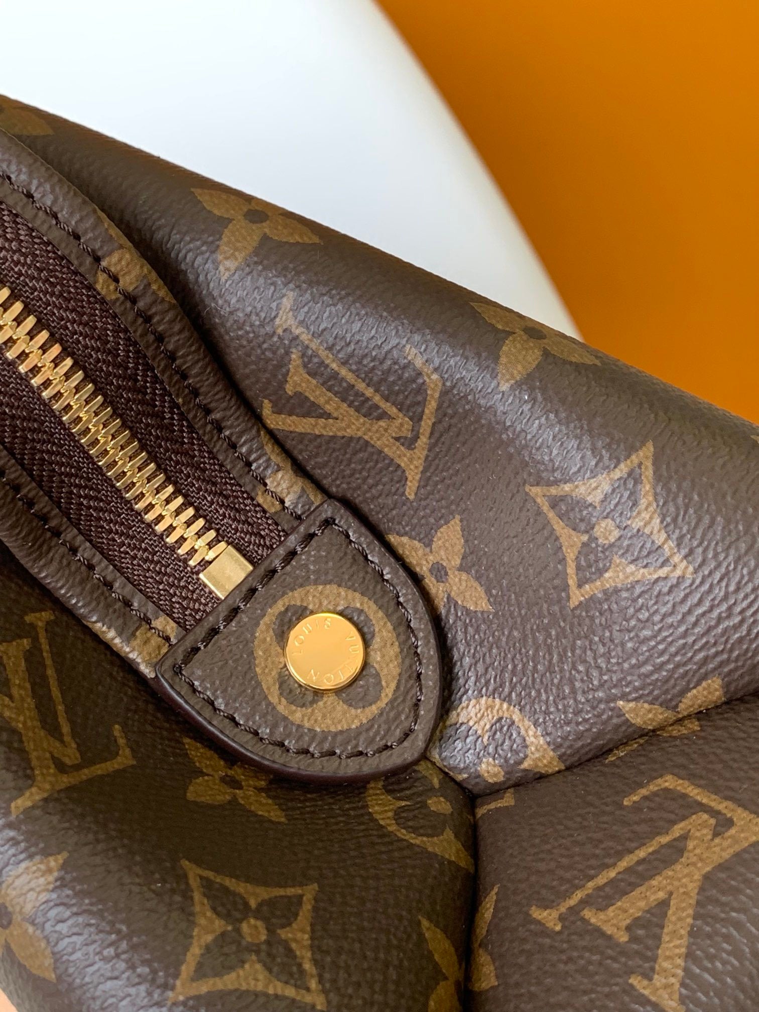 1:1 Replica LV handbag