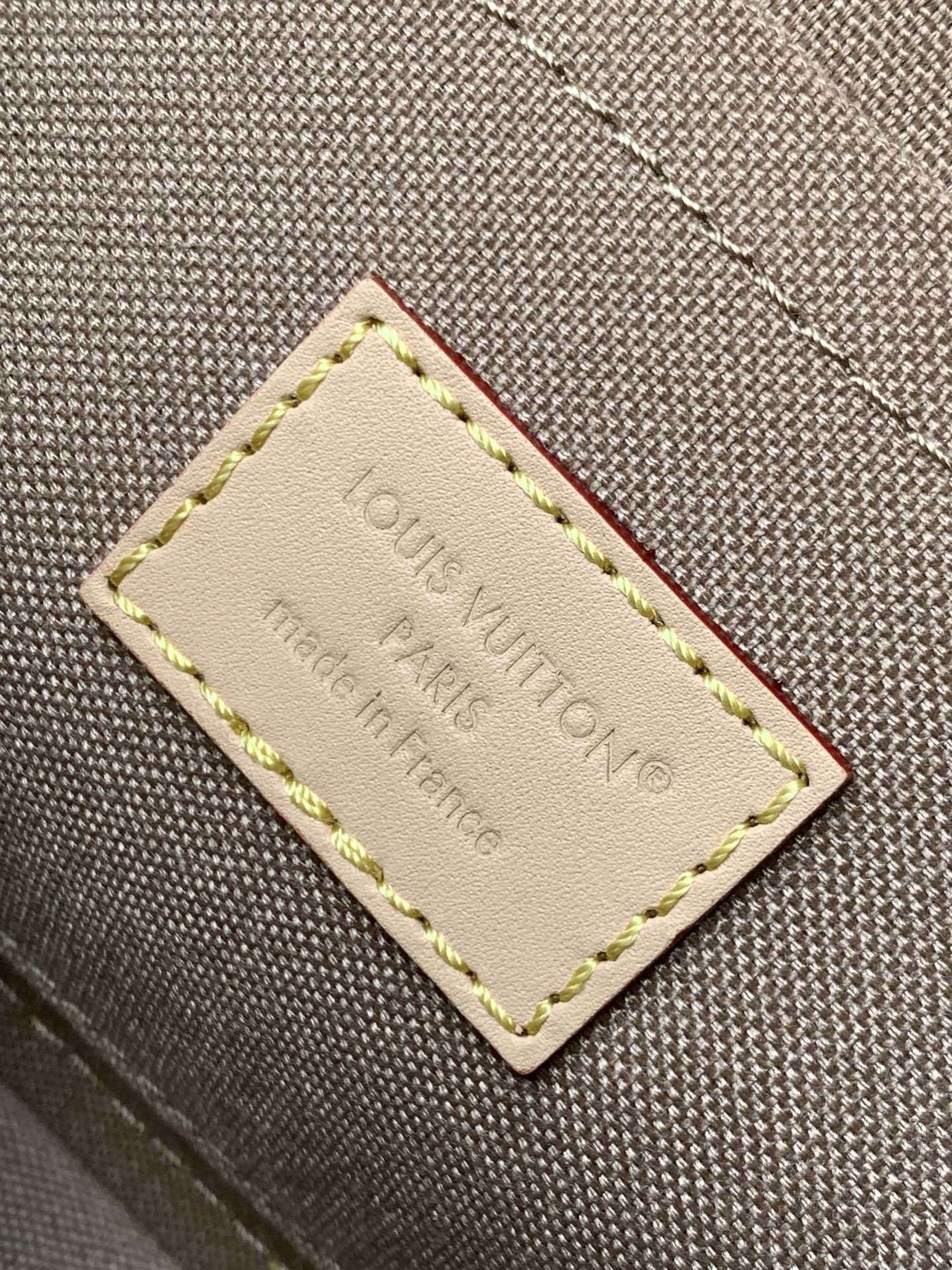 1:1 Replica LV Shell Bag