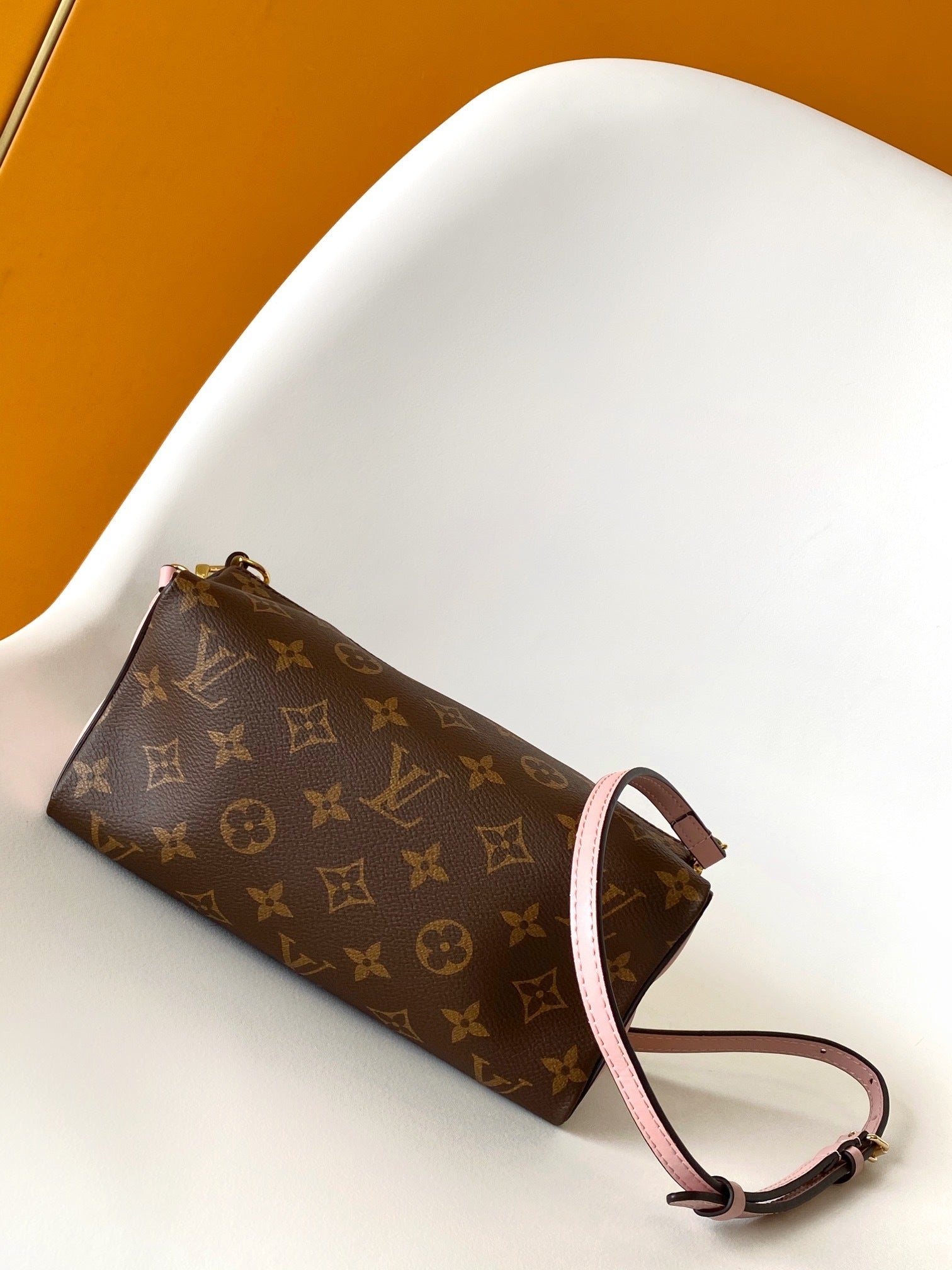 1:1 Replica LV crossbody bag