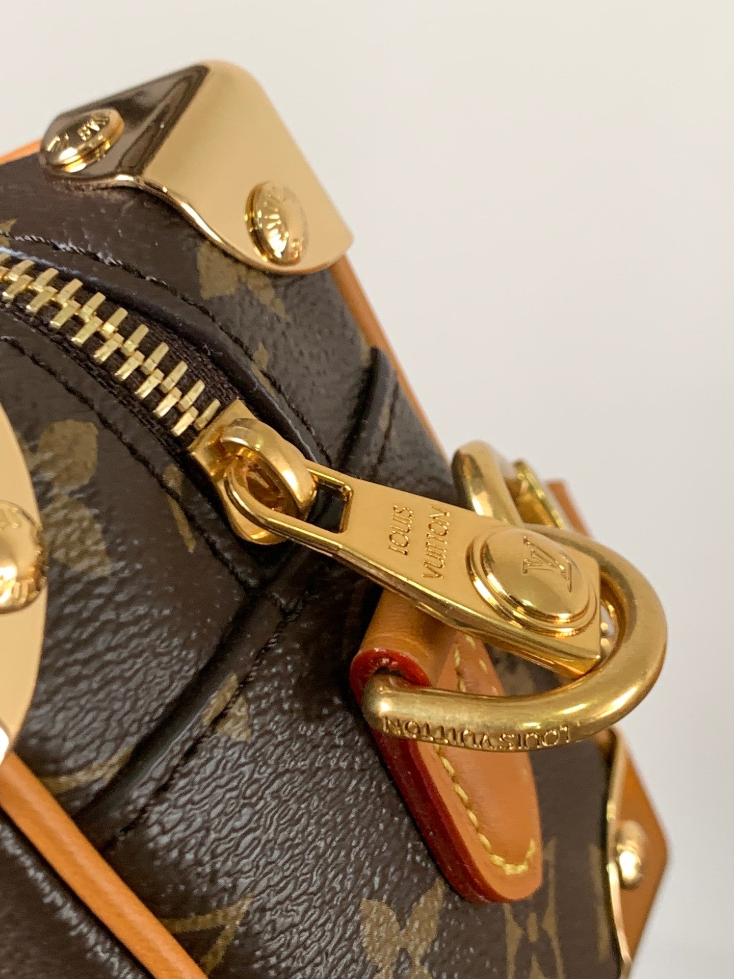 1:1 Replica LV crossbody bag