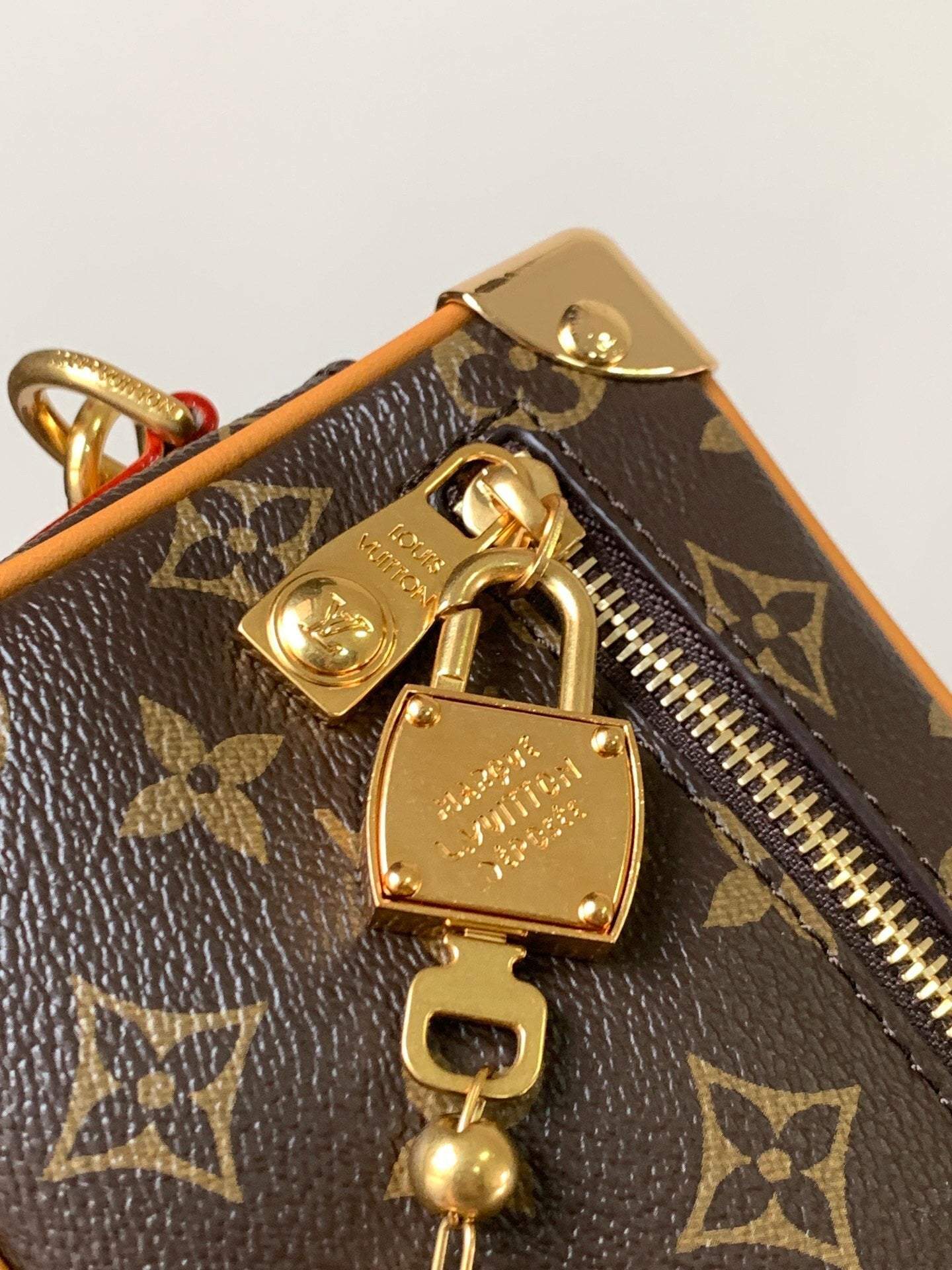 1:1 Replica LV crossbody bag