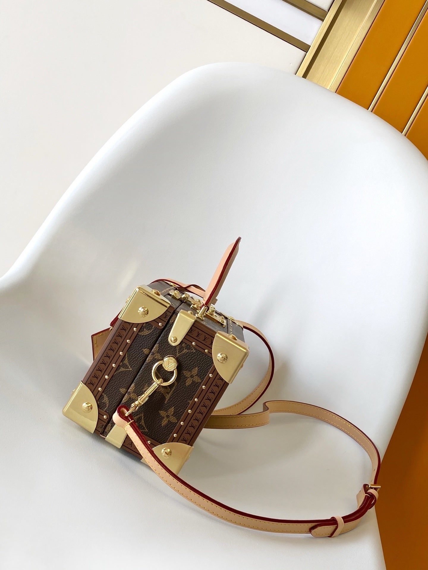 1:1 Replica LV handbag