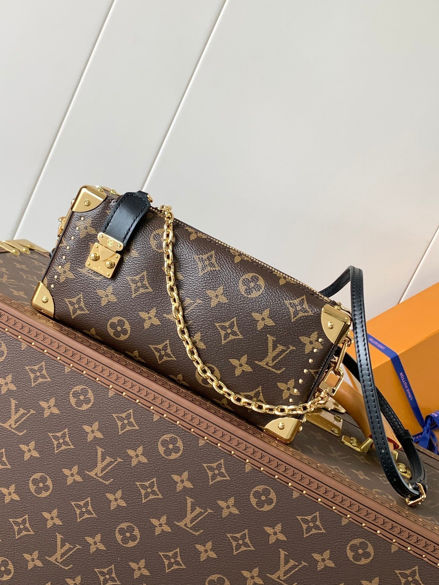 1:1 Replica LV chain bag