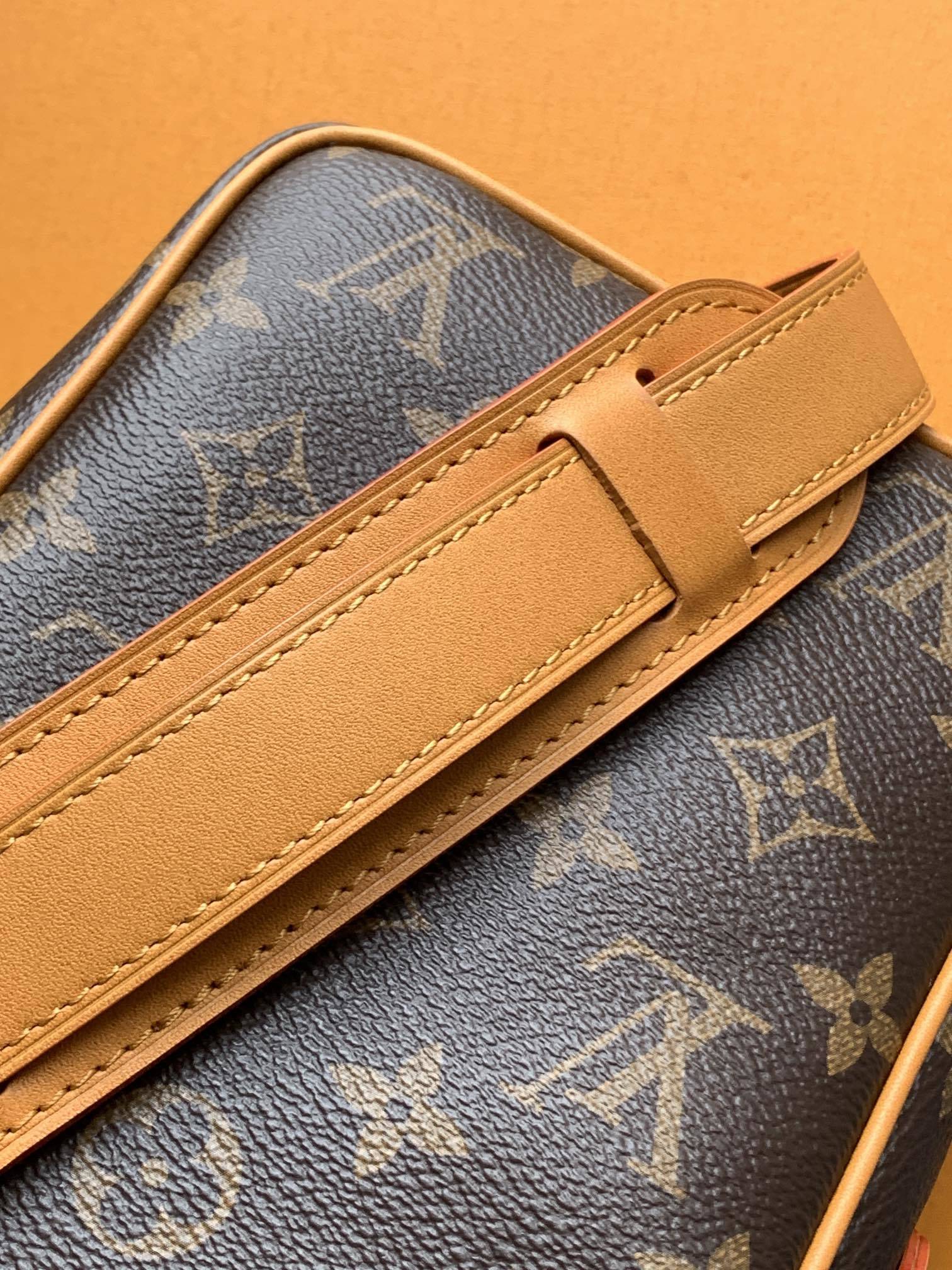 1:1 Replica LV crossbody bag