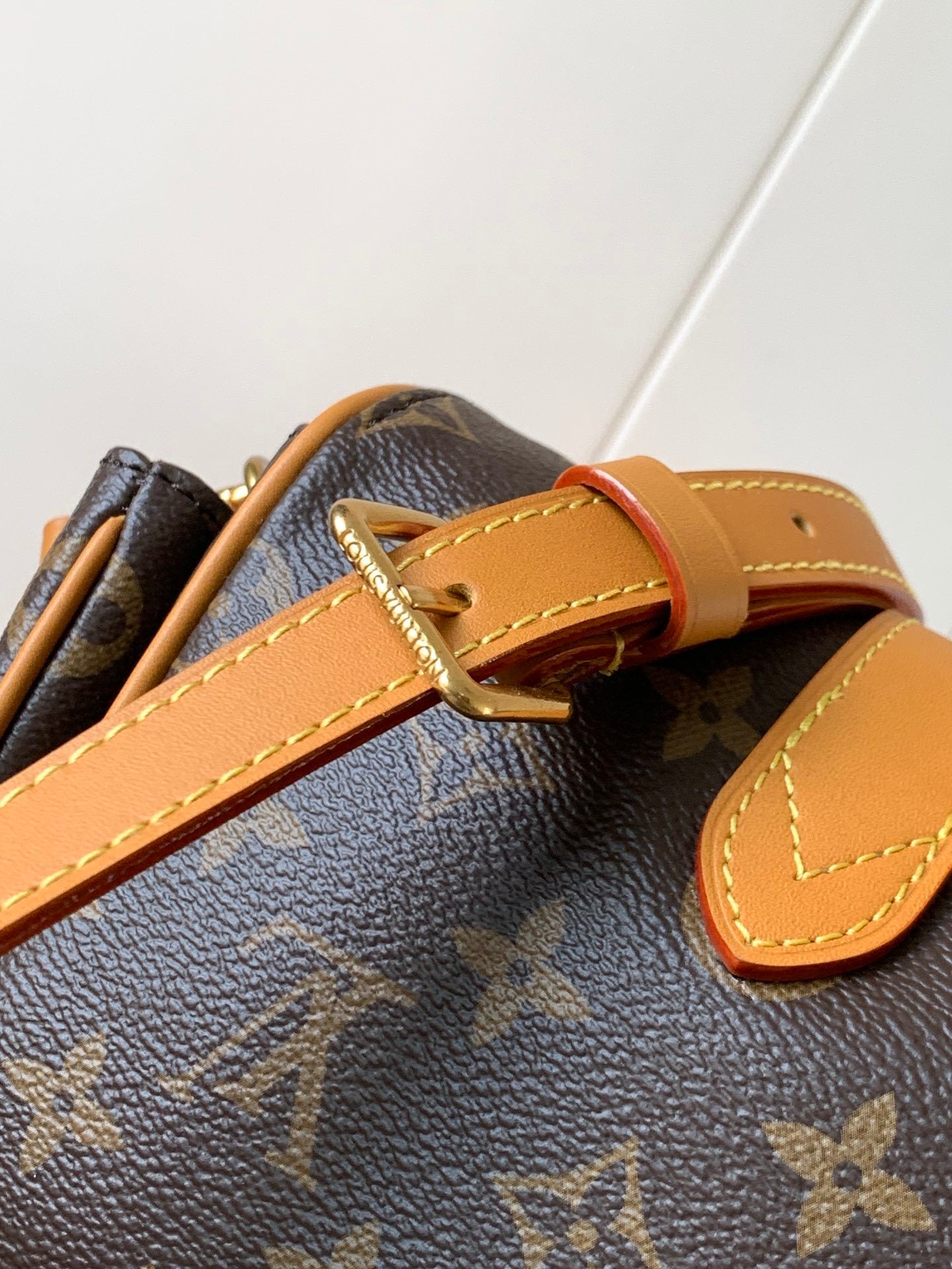 1:1 Replica LV crossbody shoulder bag