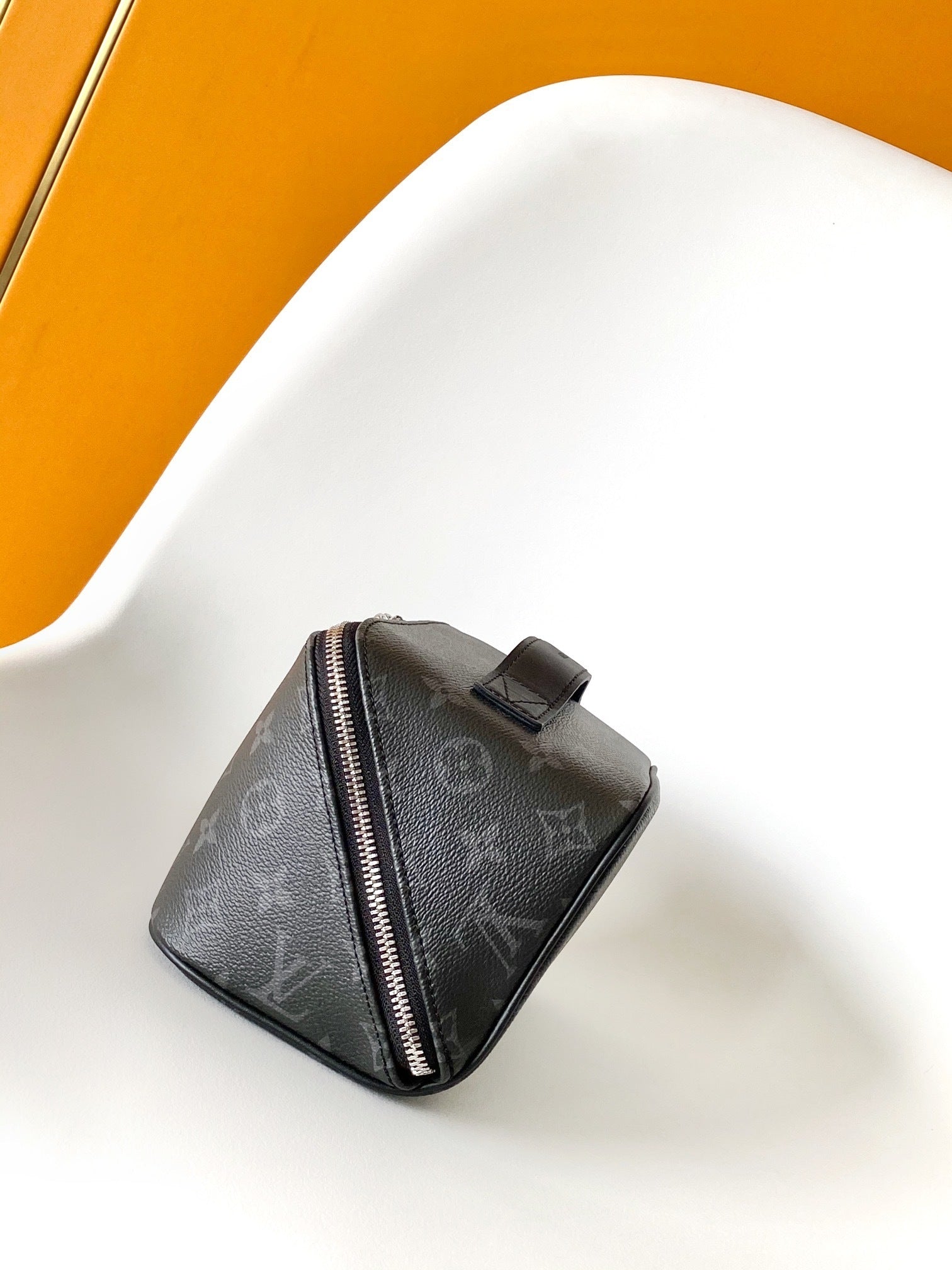 1:1 Replica LV Handbag