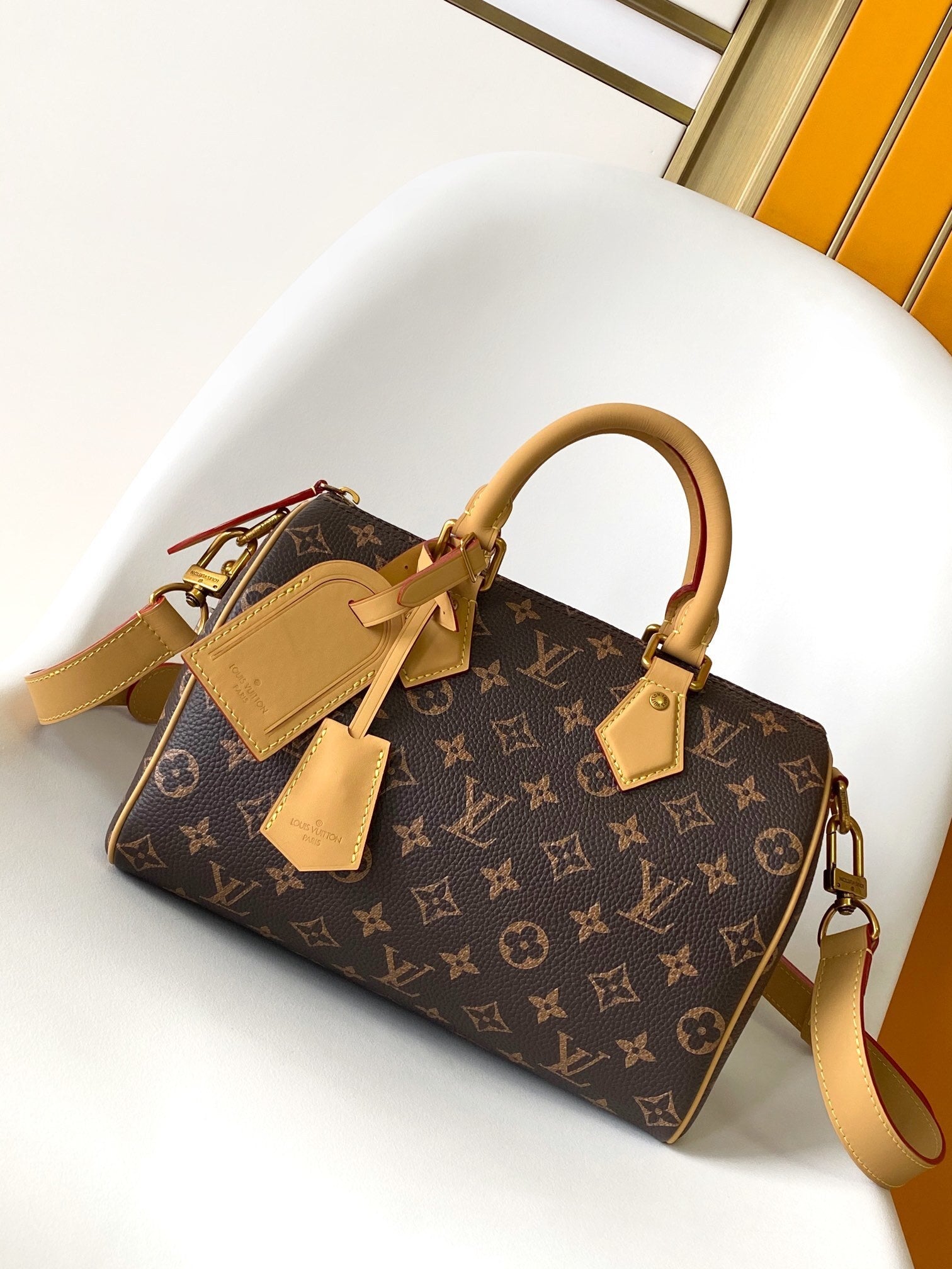 1:1 Replica LV crossbody bag