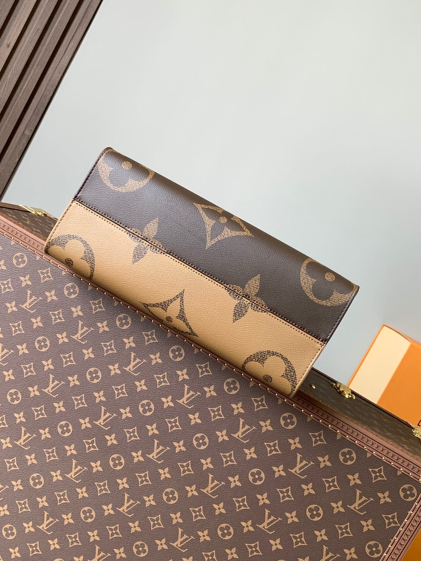 1:1 Replica LV handbag