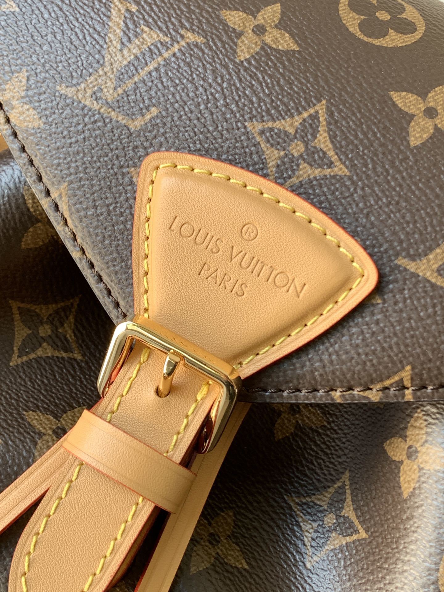 1:1 Replica LV backpack