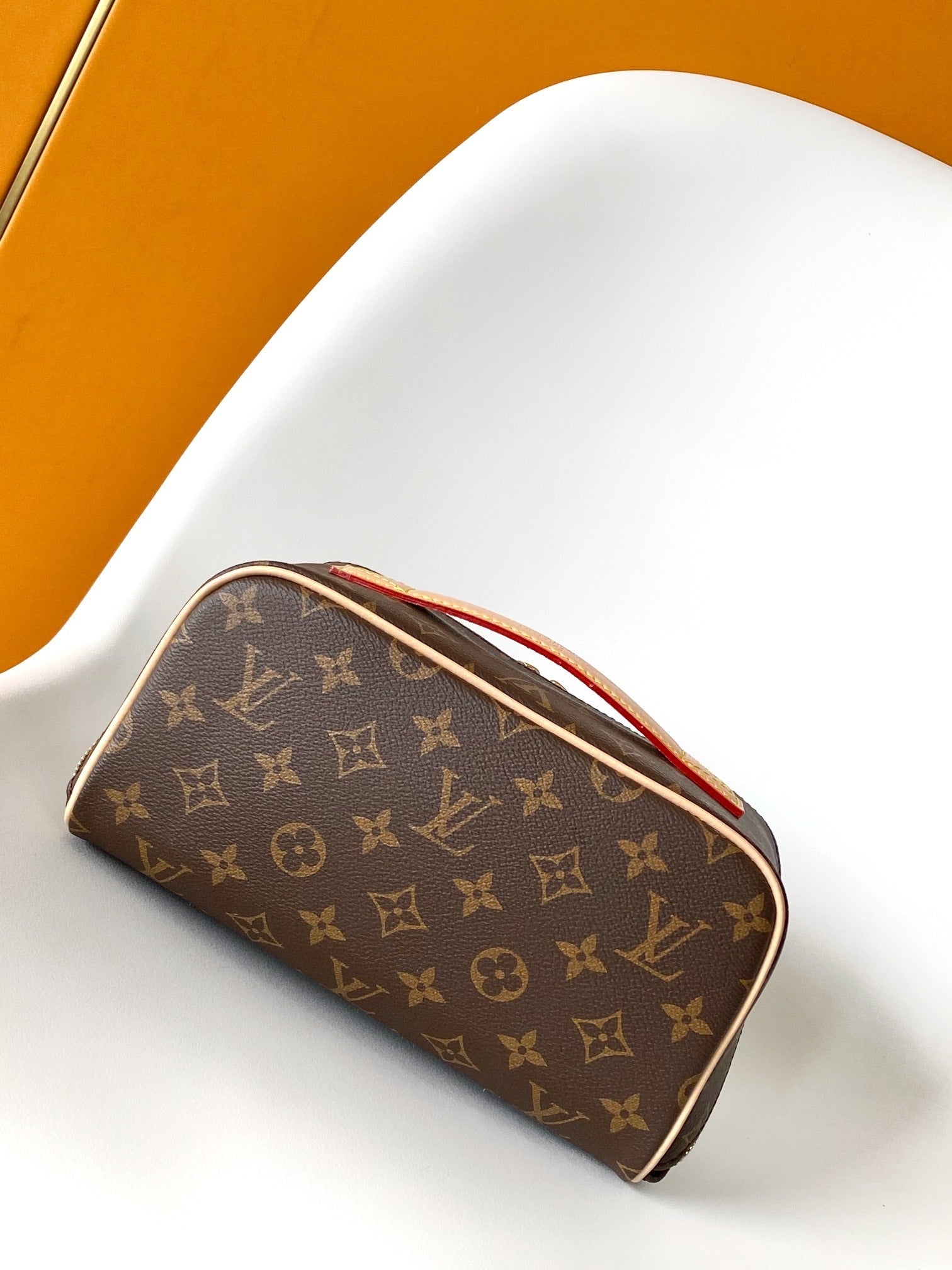 1:1 Replica LV Handbag
