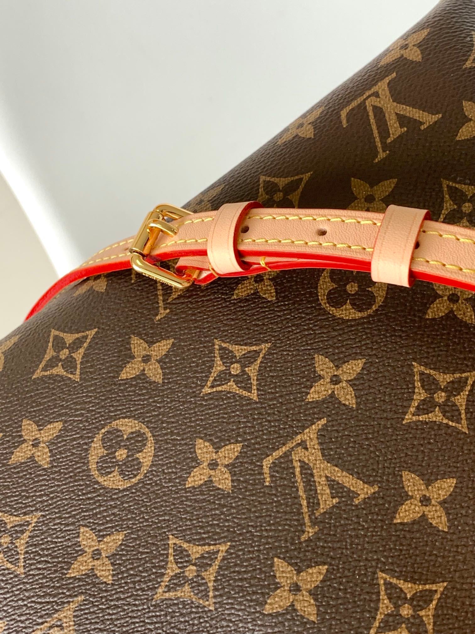 1:1 Replica LV Handbag