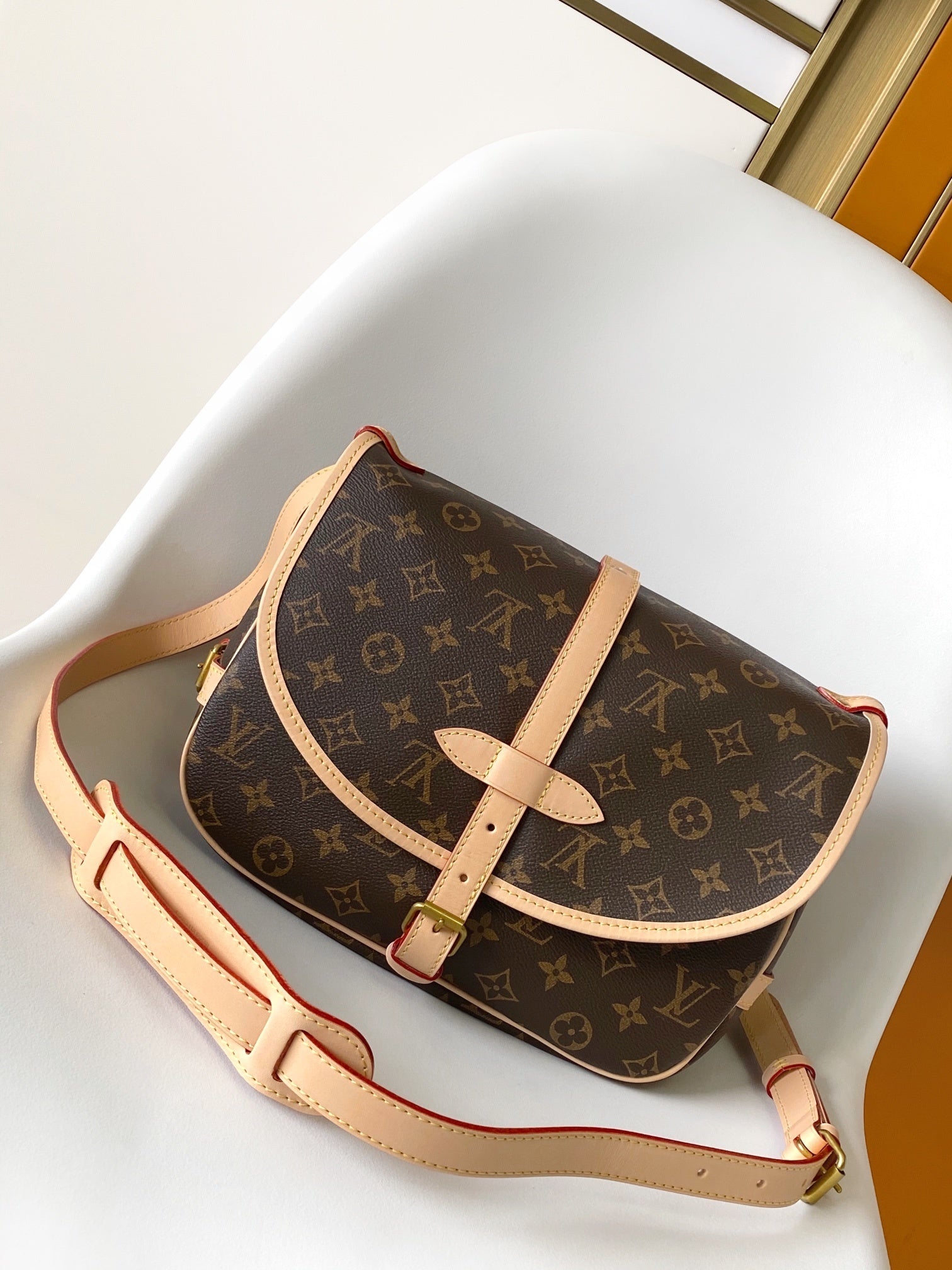 1:1 Replica LV crossbody bag