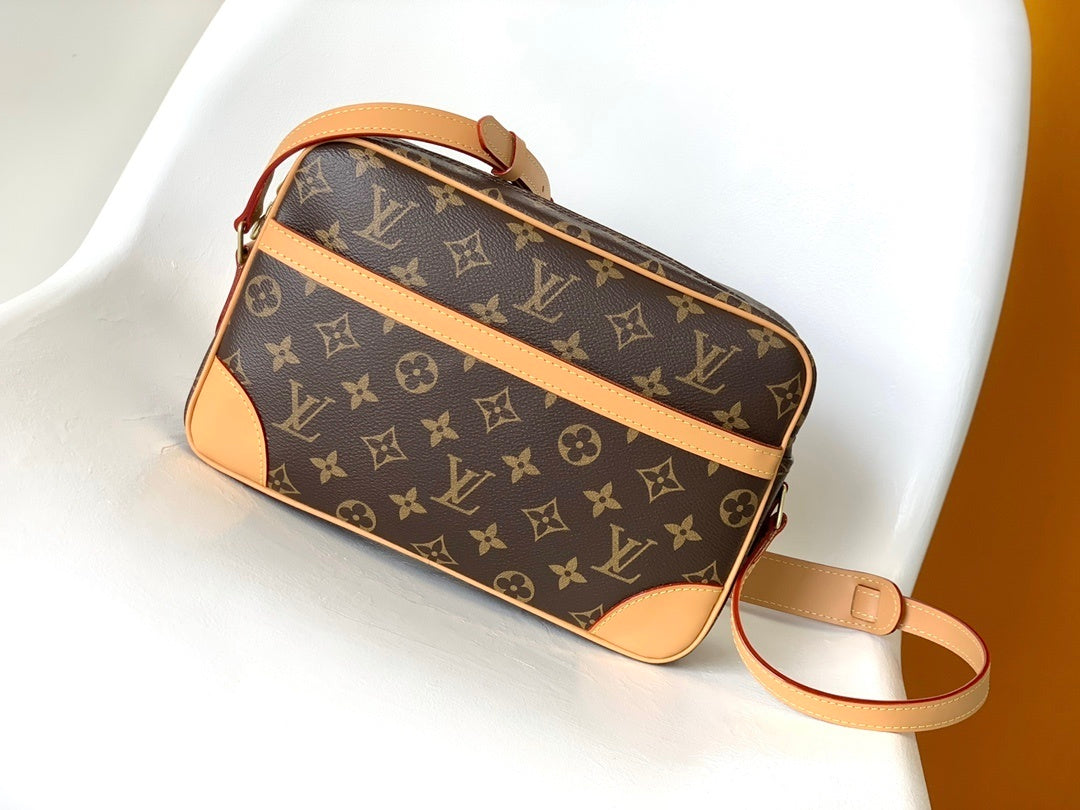 1:1 Replica LV crossbody bag