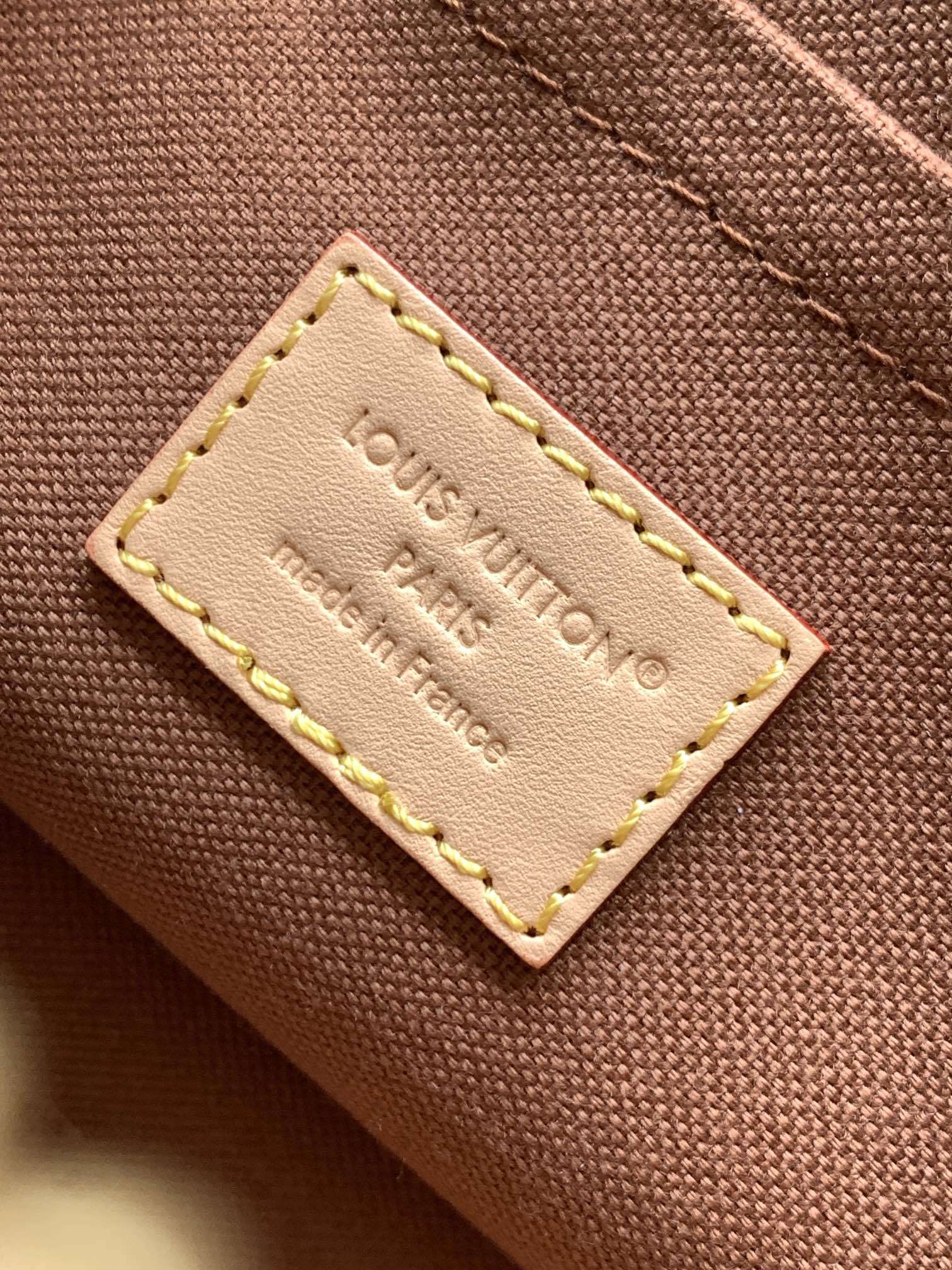 1:1 Replica LV Shell Bag