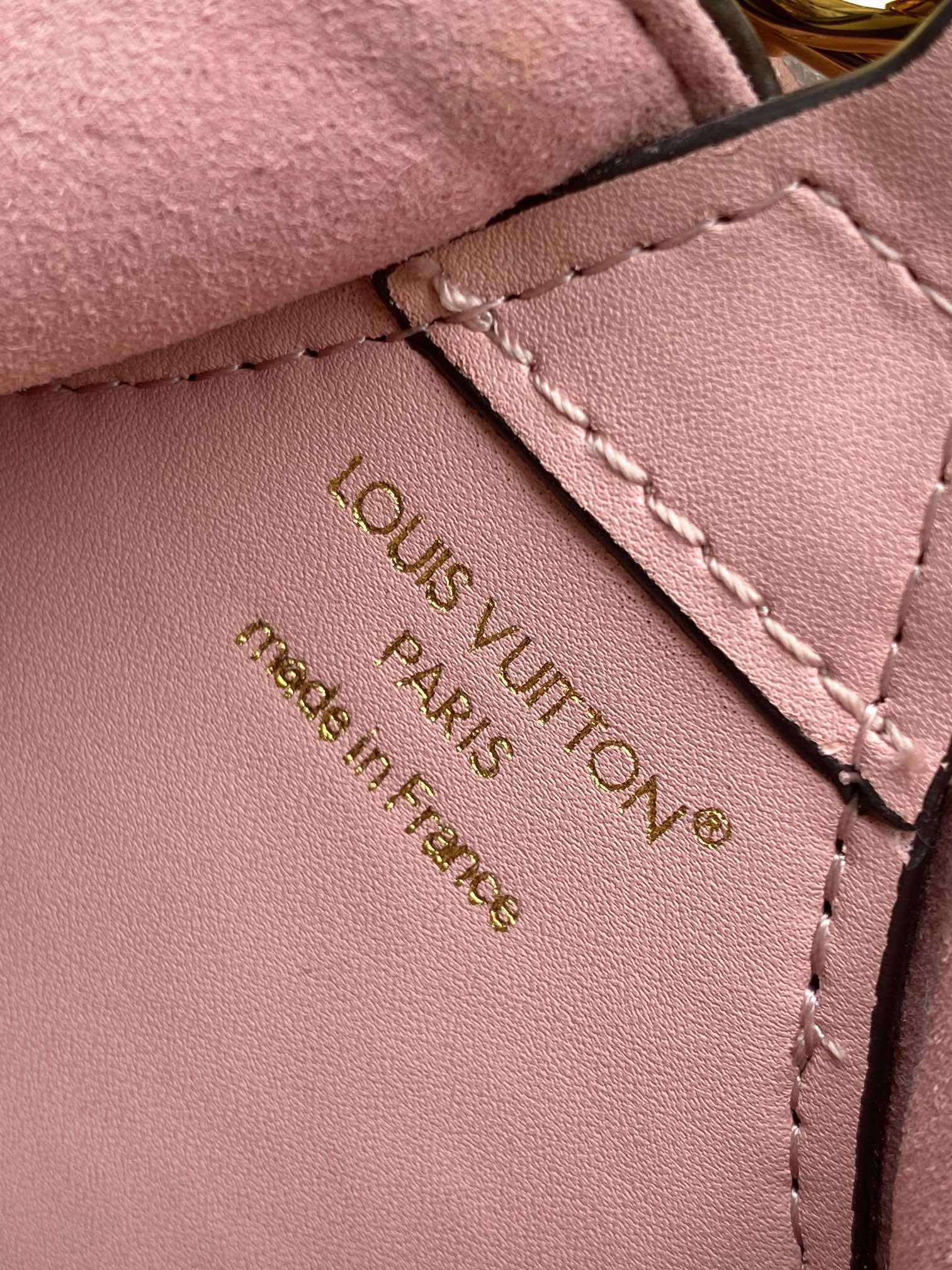 1:1 Replica LV crossbody bag