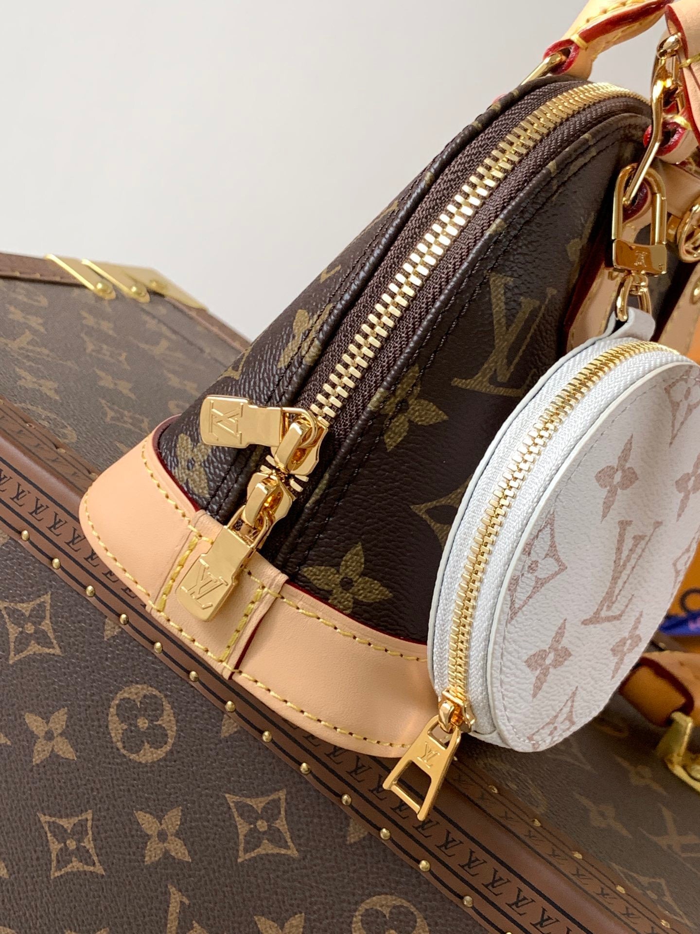 1:1 Replica LV Shell Bag