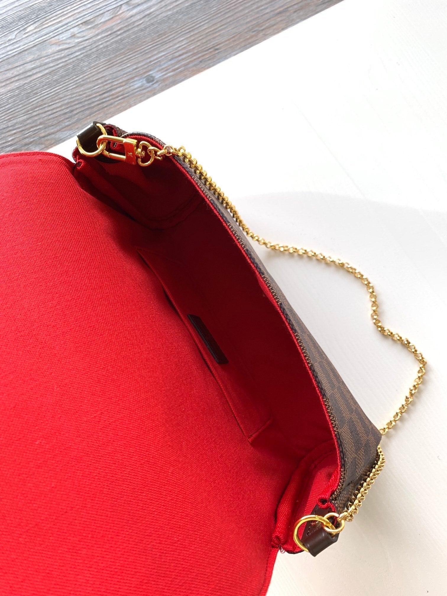 1:1 Replica LV crossbody bag