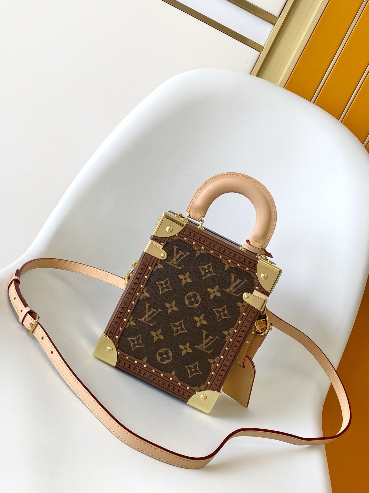1:1 Replica LV handbag