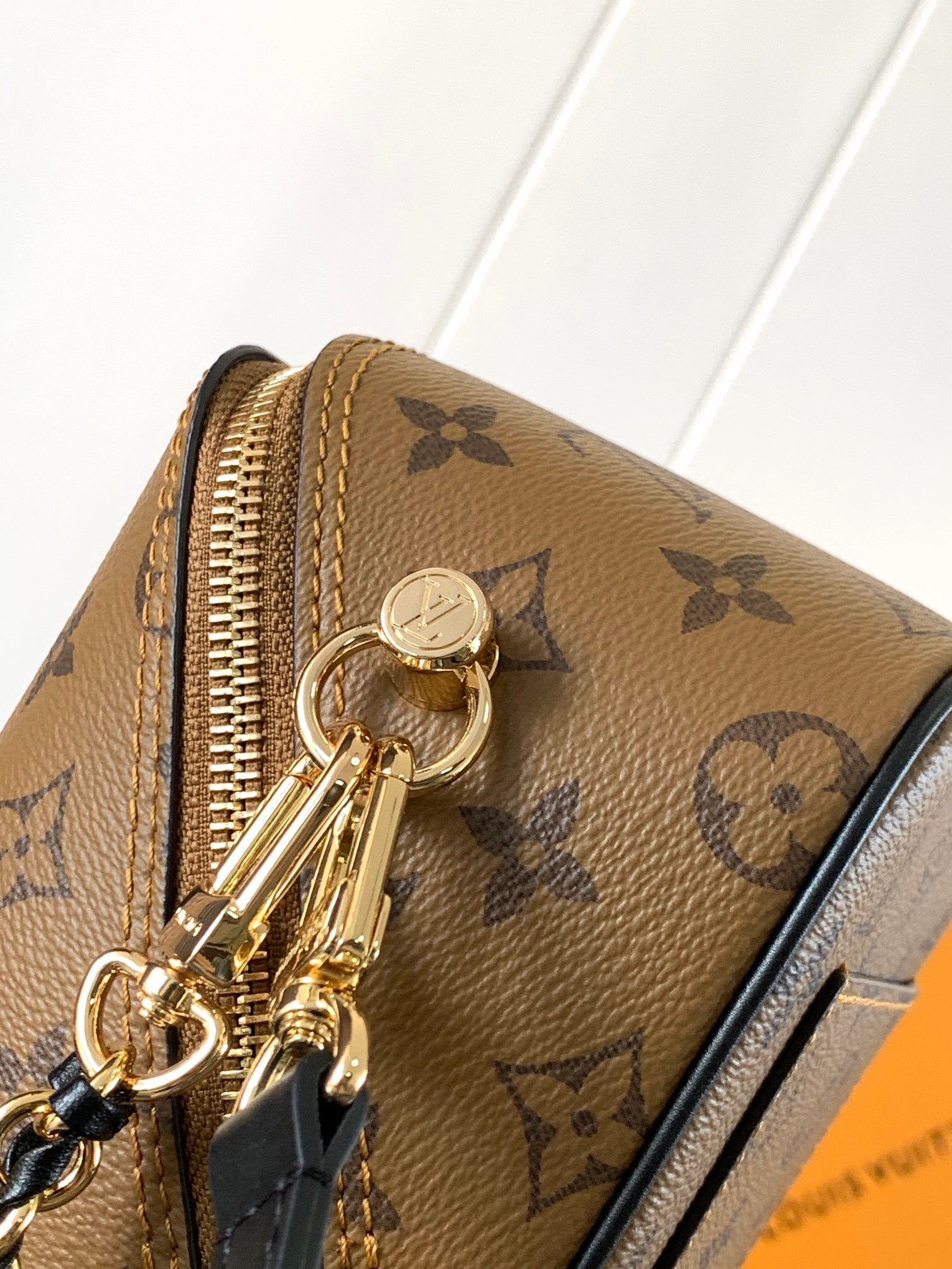 1:1 Replica LV crossbody bag