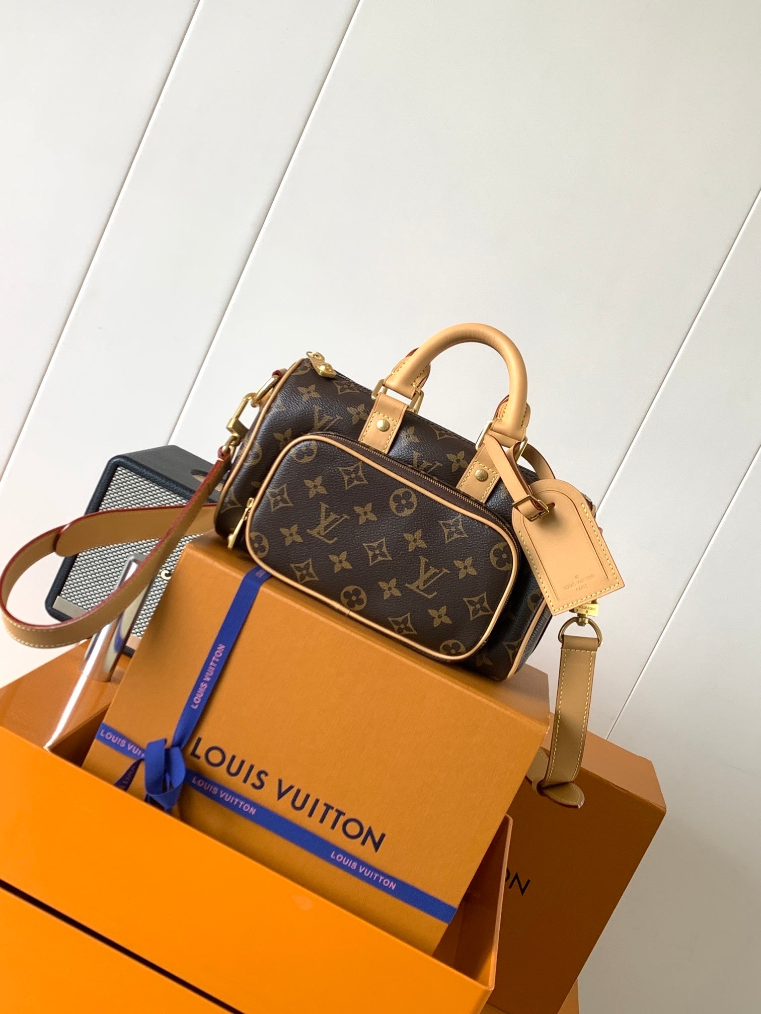 1:1 Replica LV Handbag