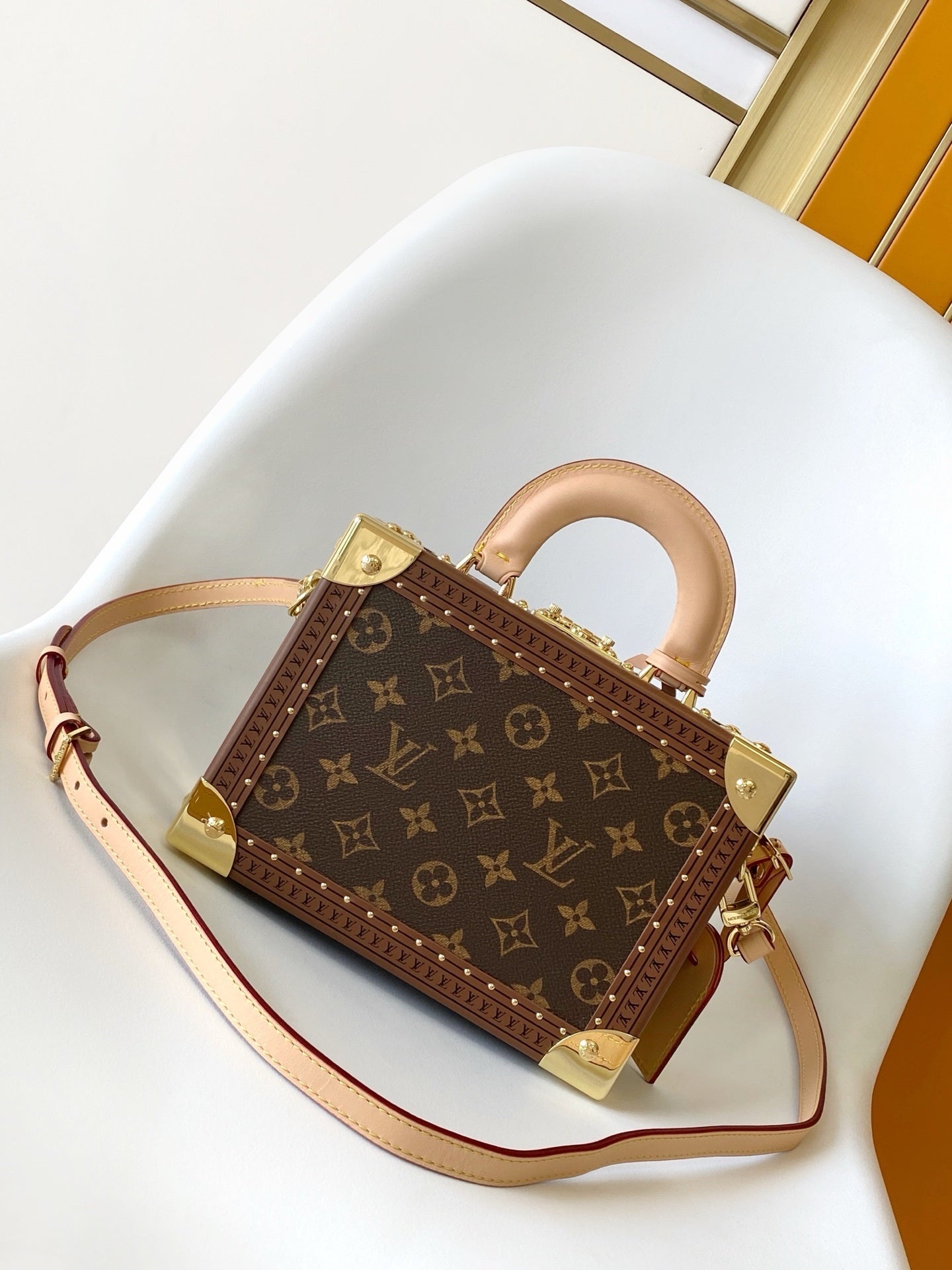 1:1 Replica LV handbag
