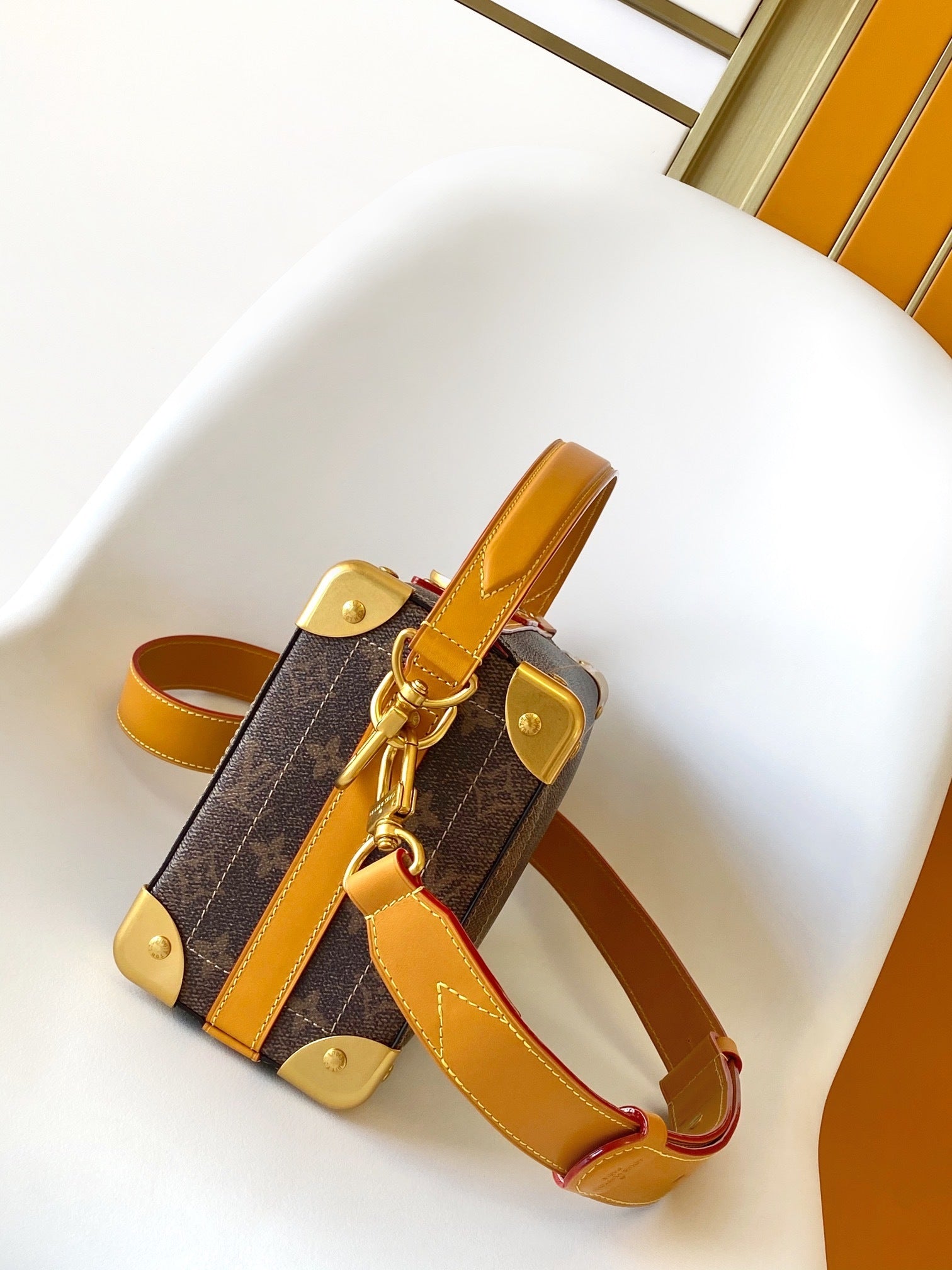 1:1 Replica LV crossbody bag