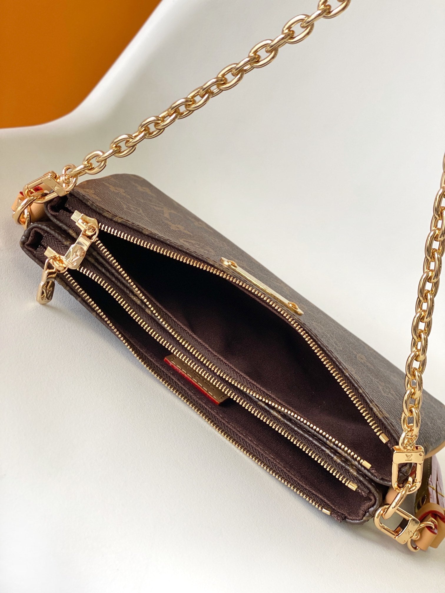 1:1 Replica LV single-shoulder bag