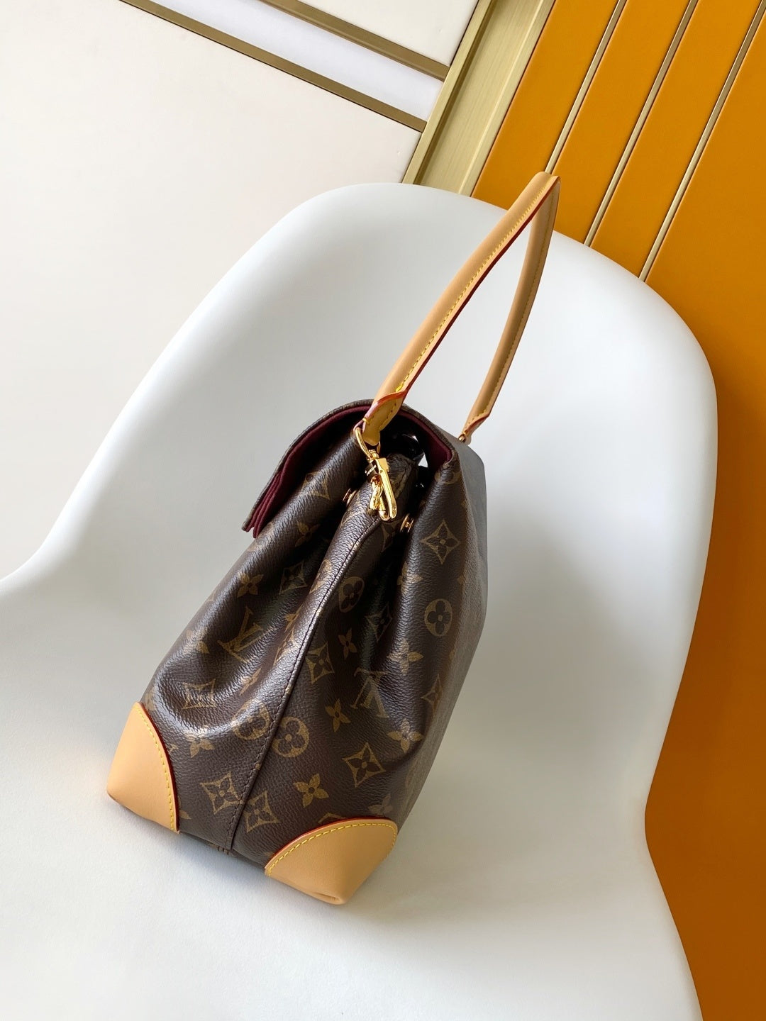 1:1 Replica LV shoulder bag