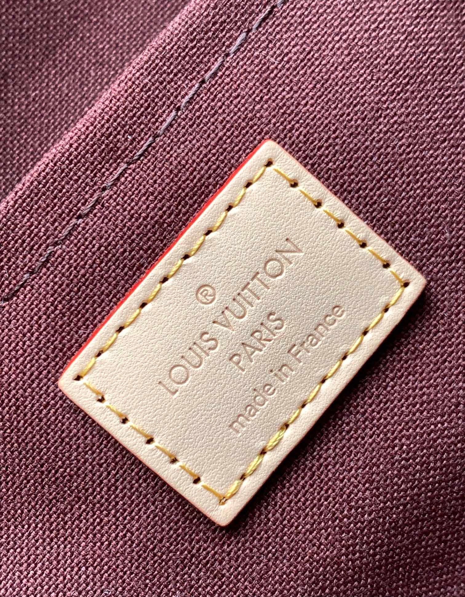 1:1 Replica LV crossbody bag