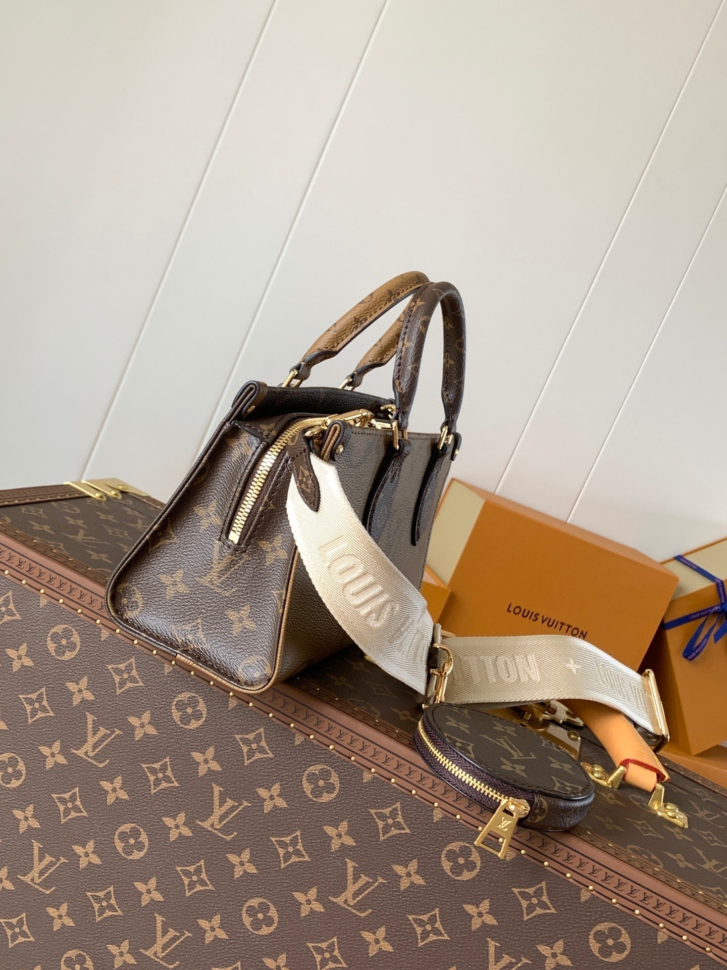 1:1 Replica LV handbag and crossbody bag