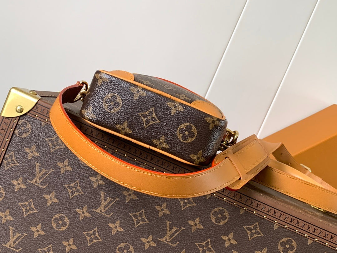 1:1 Replica LV crossbody bag