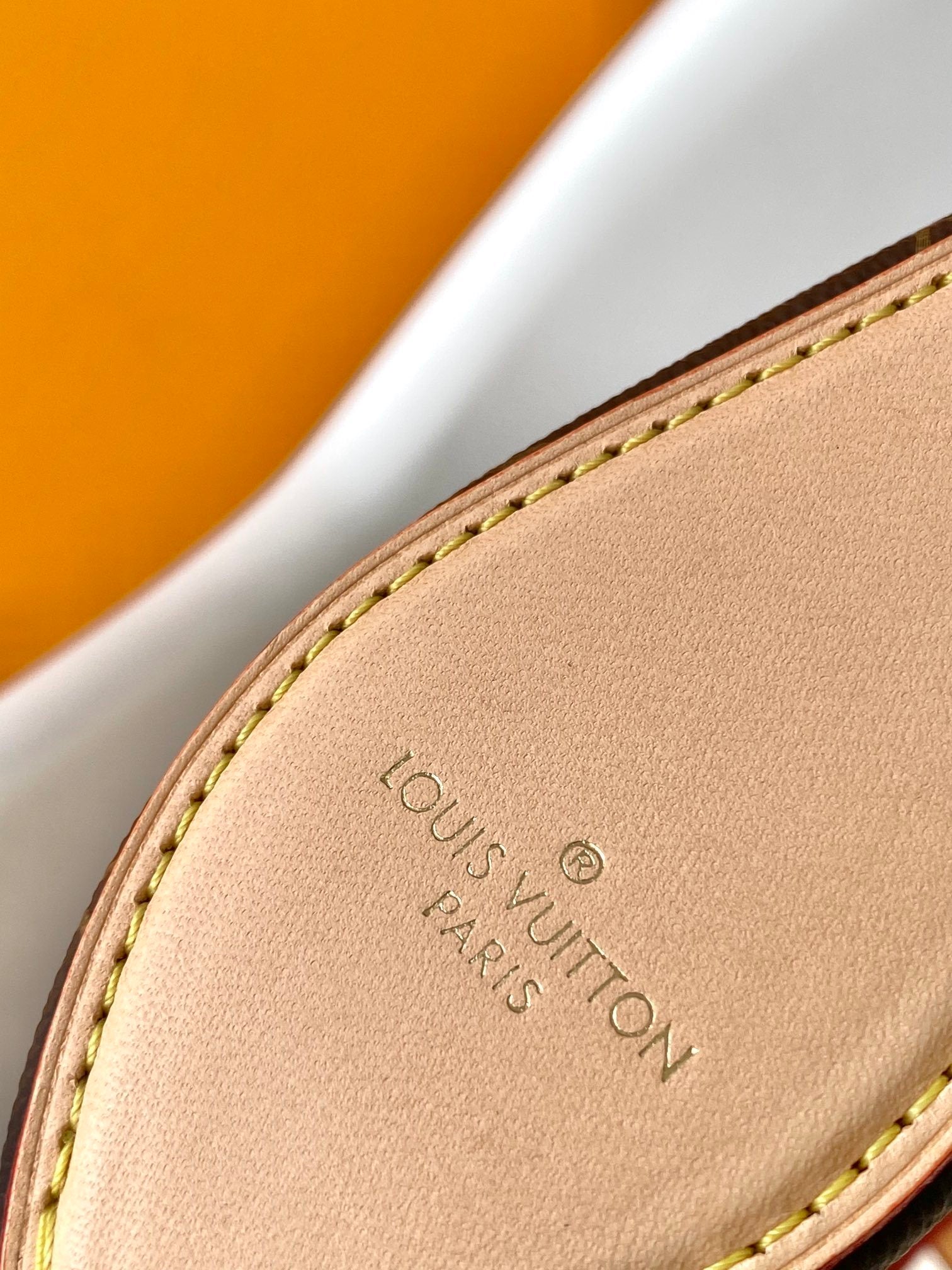 1:1 Replica LV chain bag