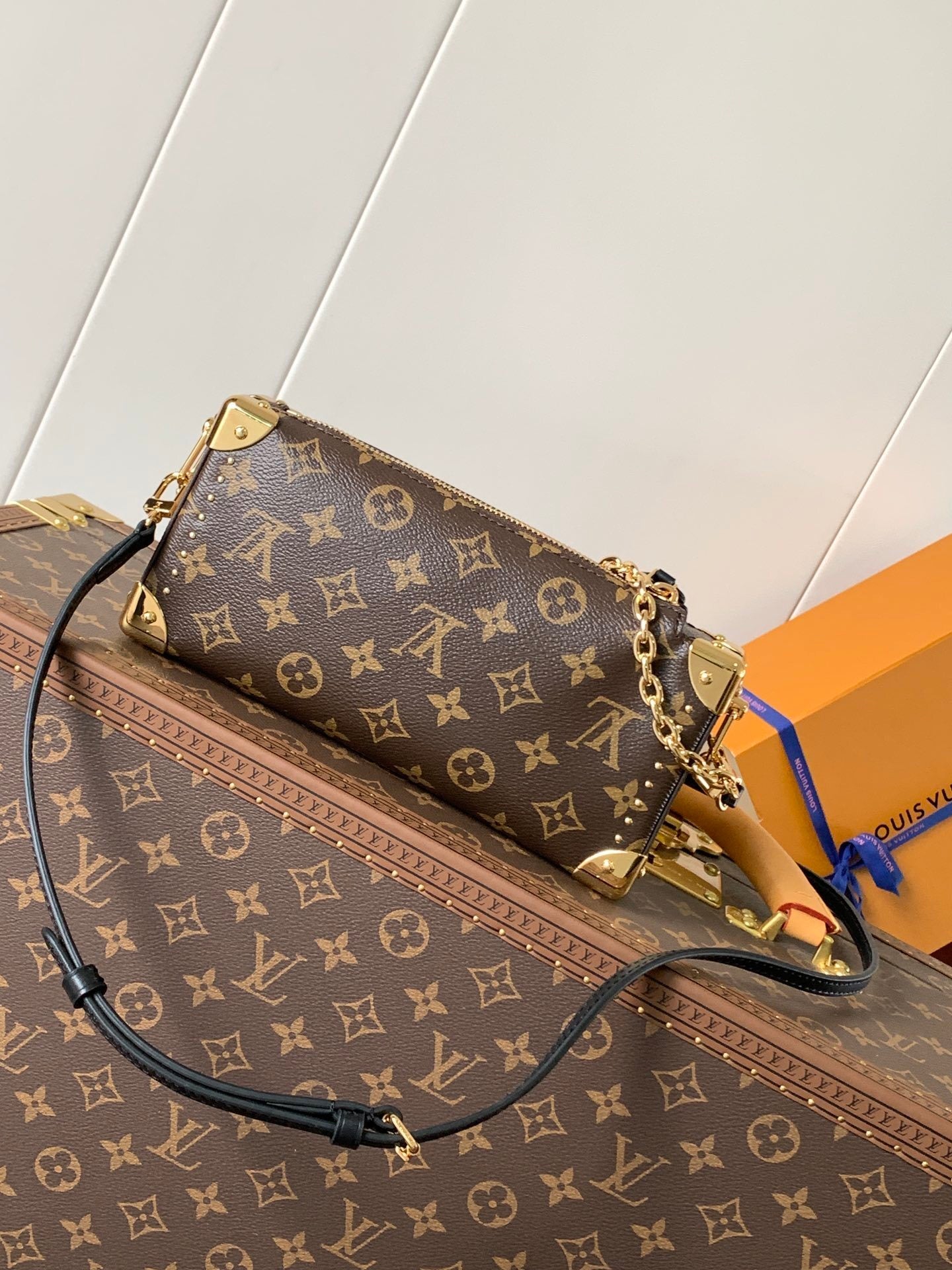 1:1 Replica LV chain bag