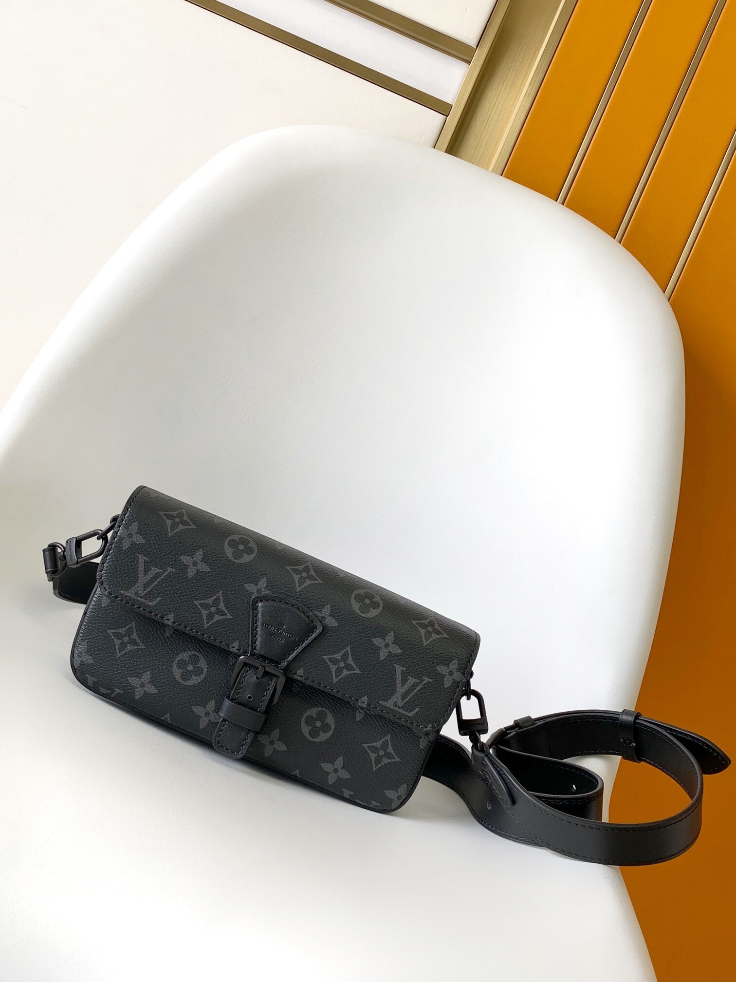 1:1 Replica LV crossbody bag