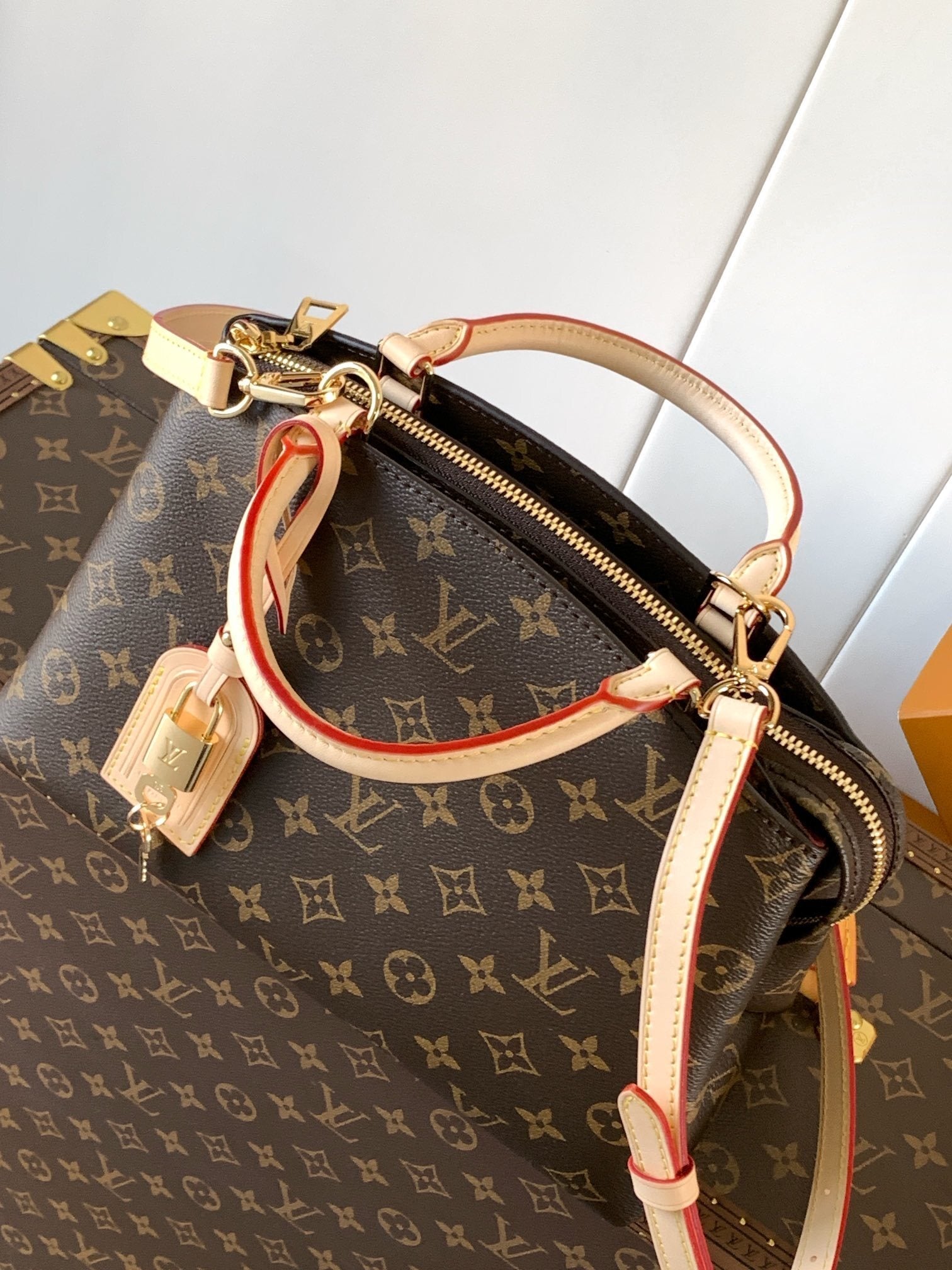 1:1 Replica LV Handbag