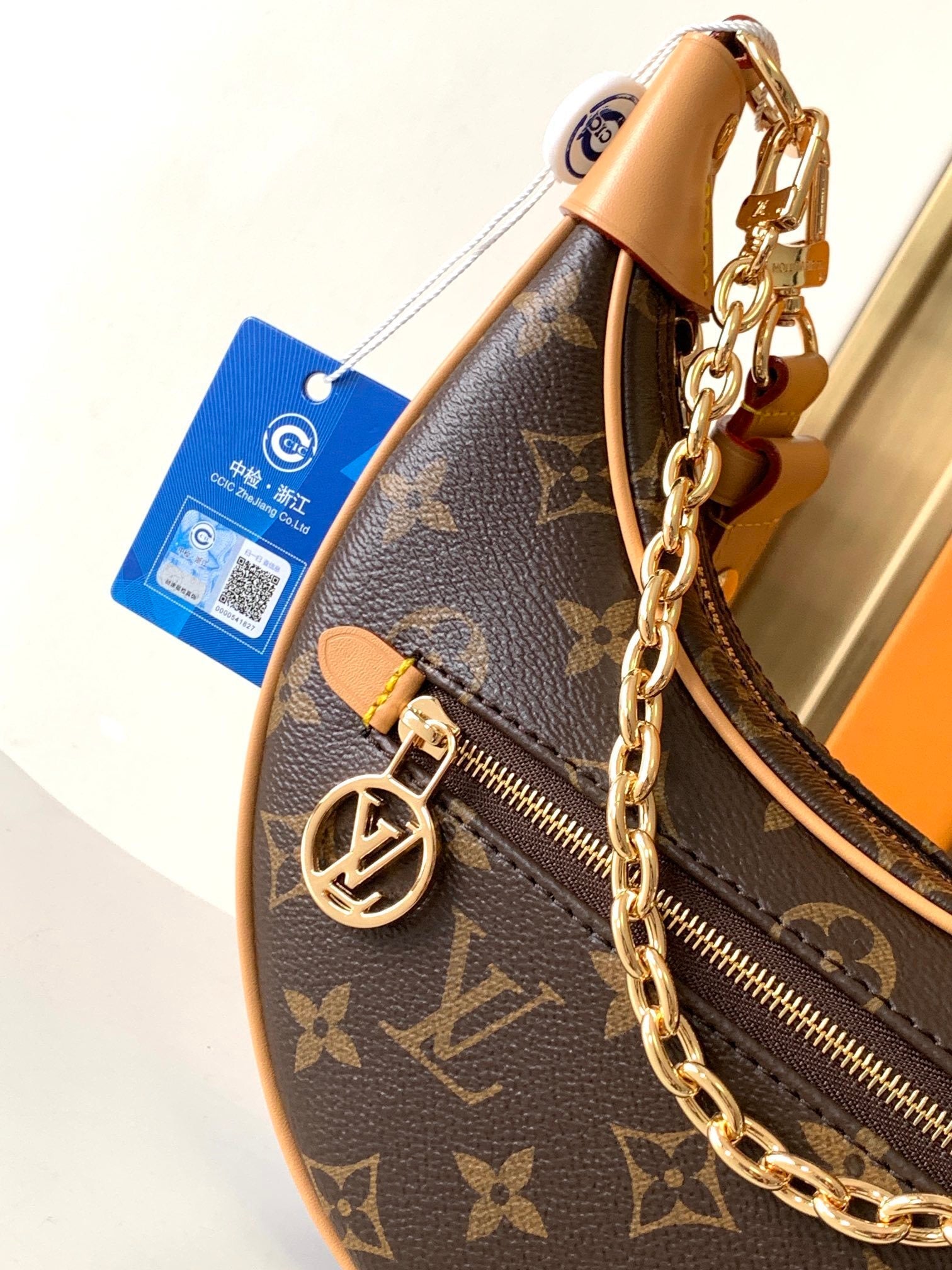 1:1 Replica LV One-shoulder bag