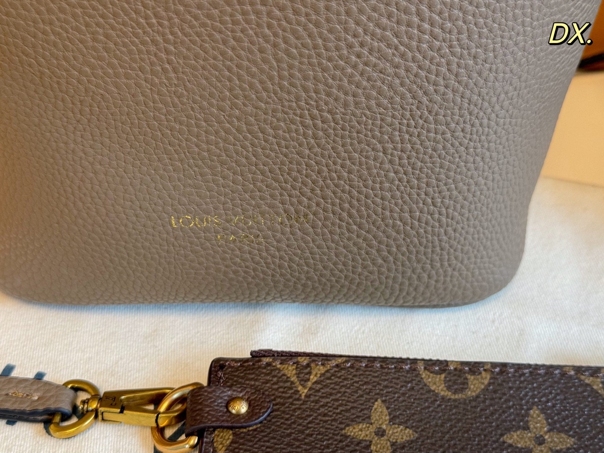 LV 25Allin bb bucket bag