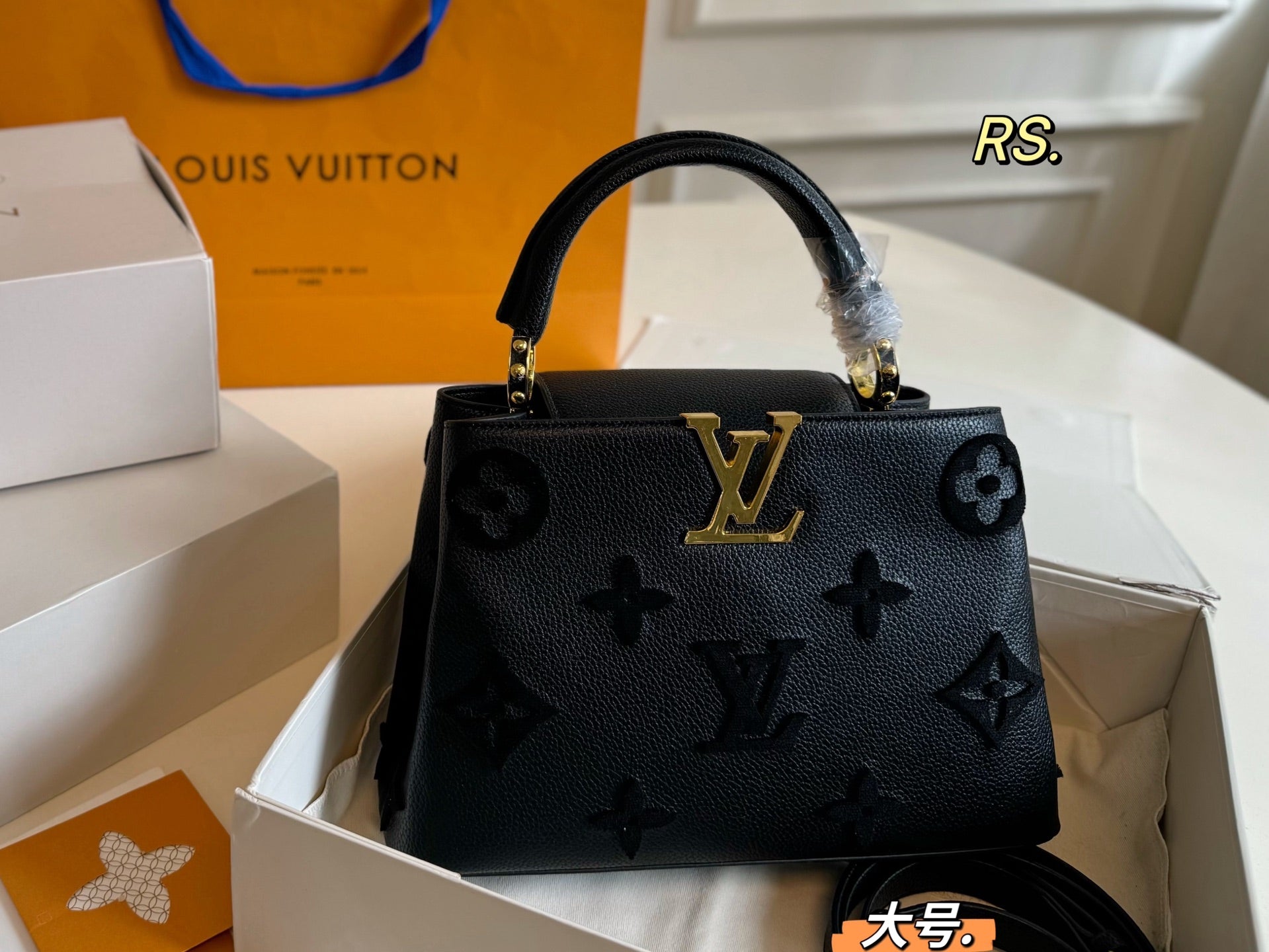 LV Capucines Three-dimensional flocking handbag