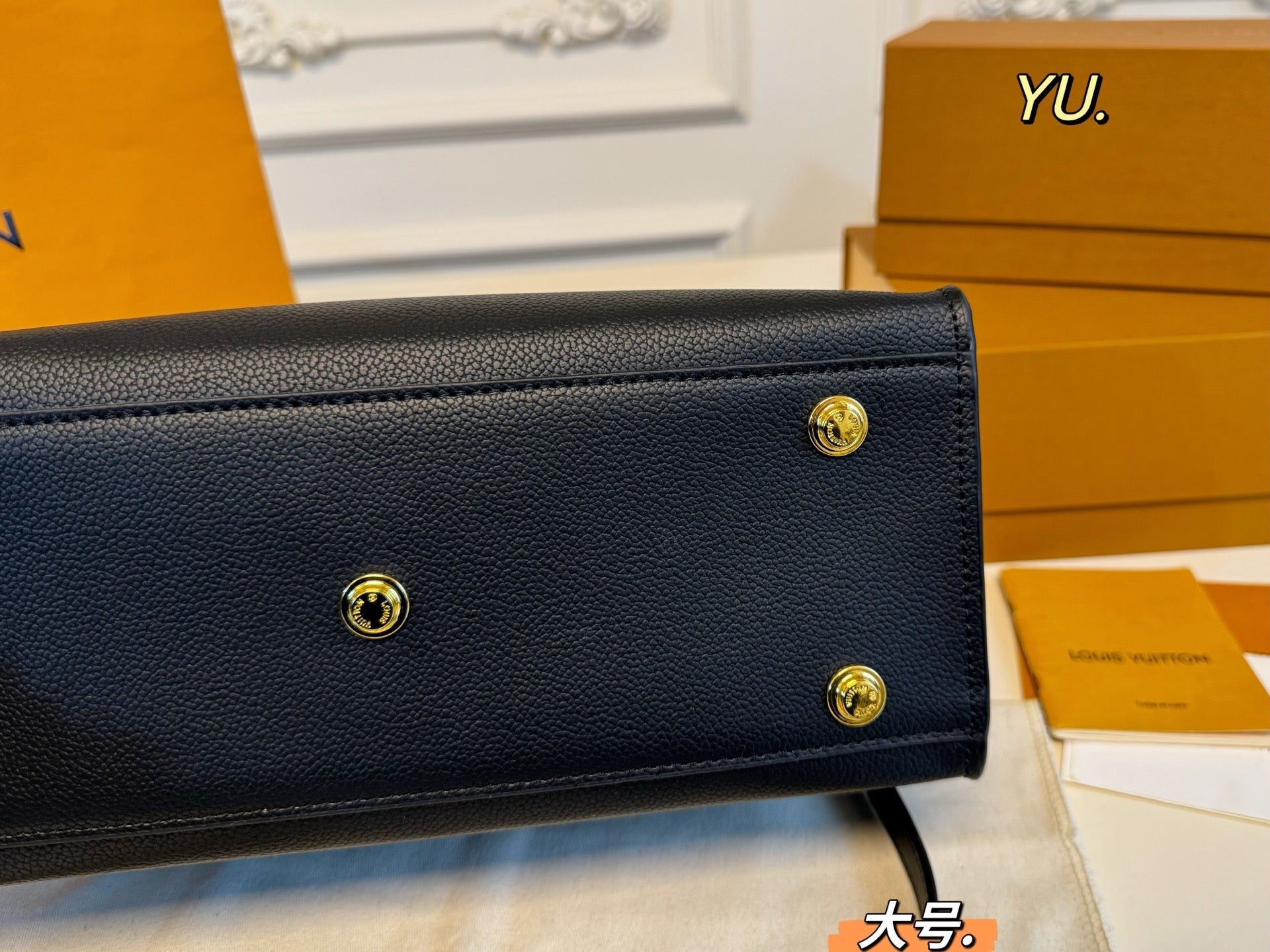 LV On My Side Handheld Tote Bag