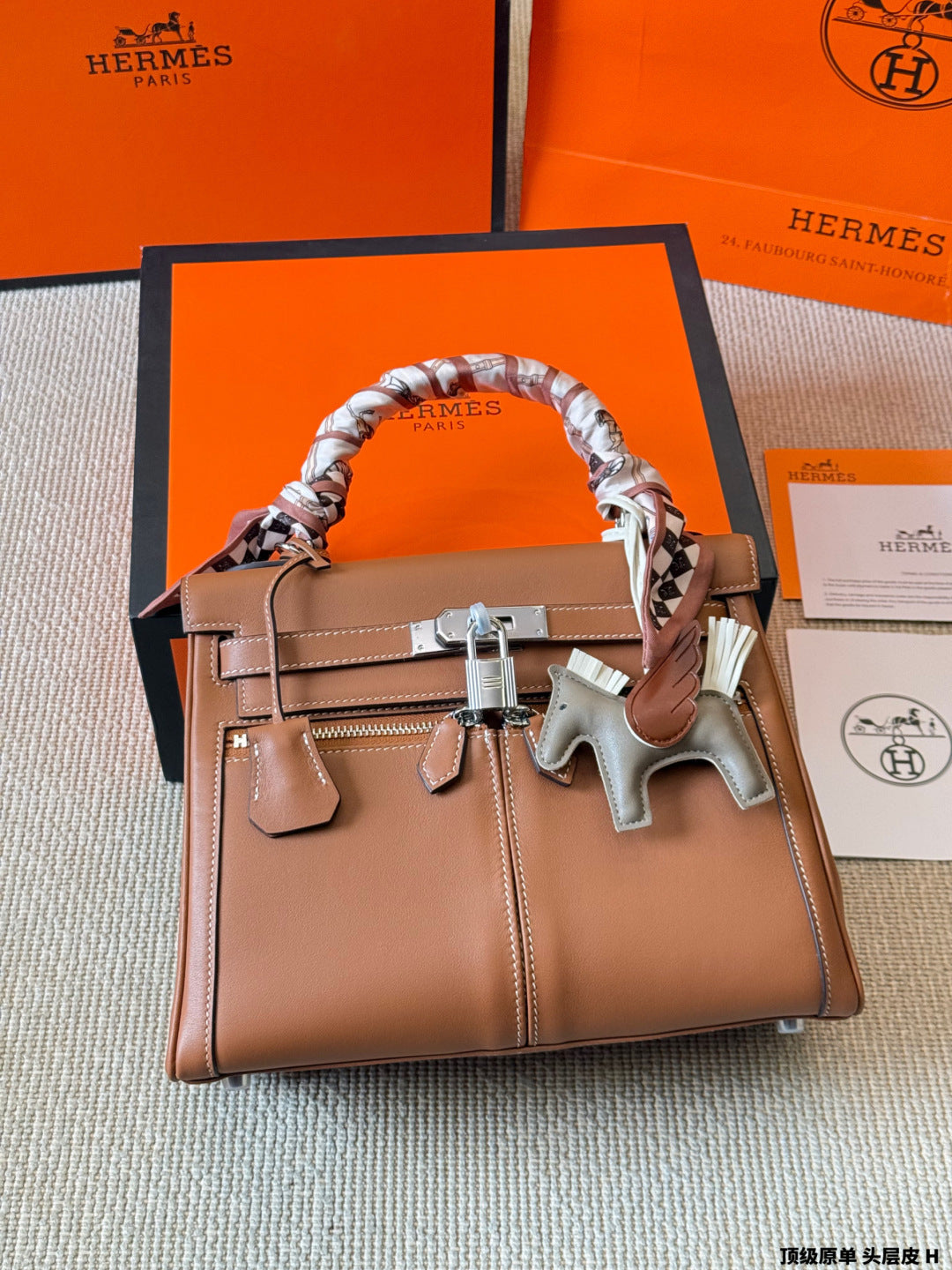 Hermès Lakis 28 Kelly Bag
