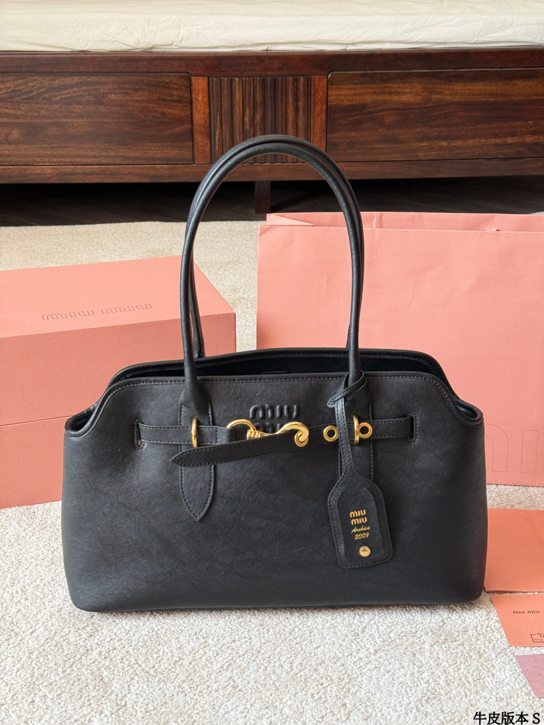 miumiu 25ss 保龄球公文包