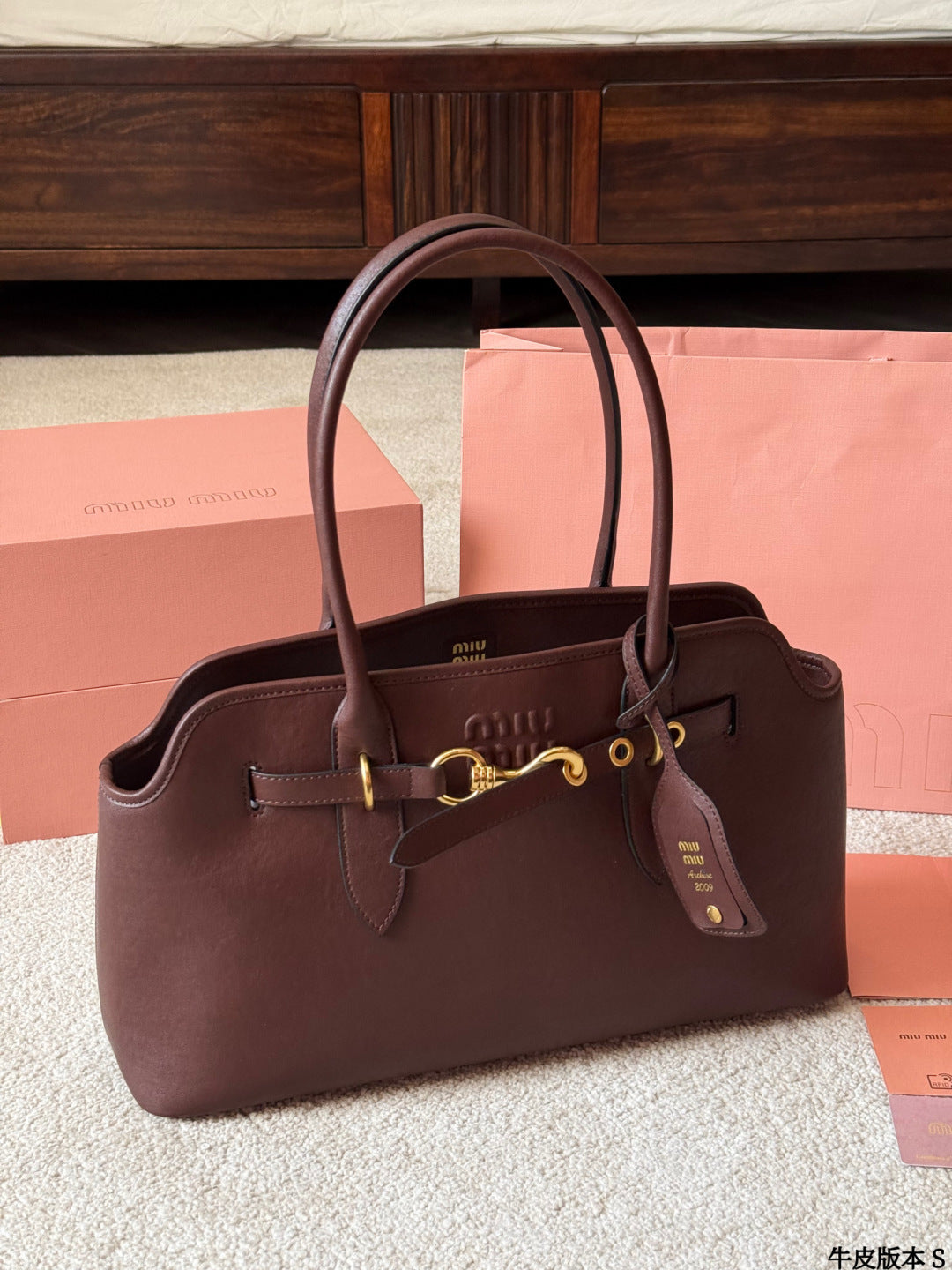 miumiu 25ss 保龄球公文包